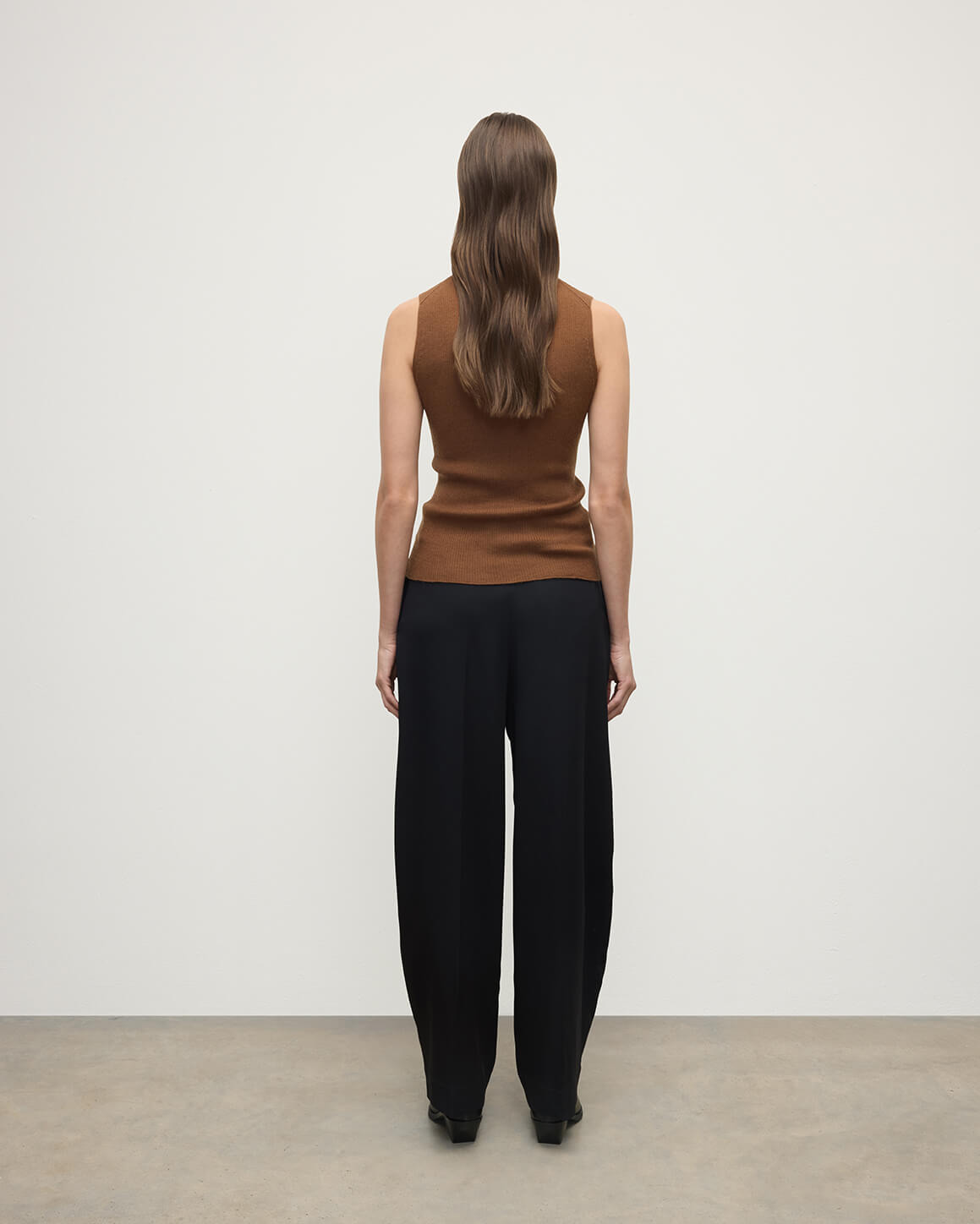 Sleeveless Camel Tank Top - 4