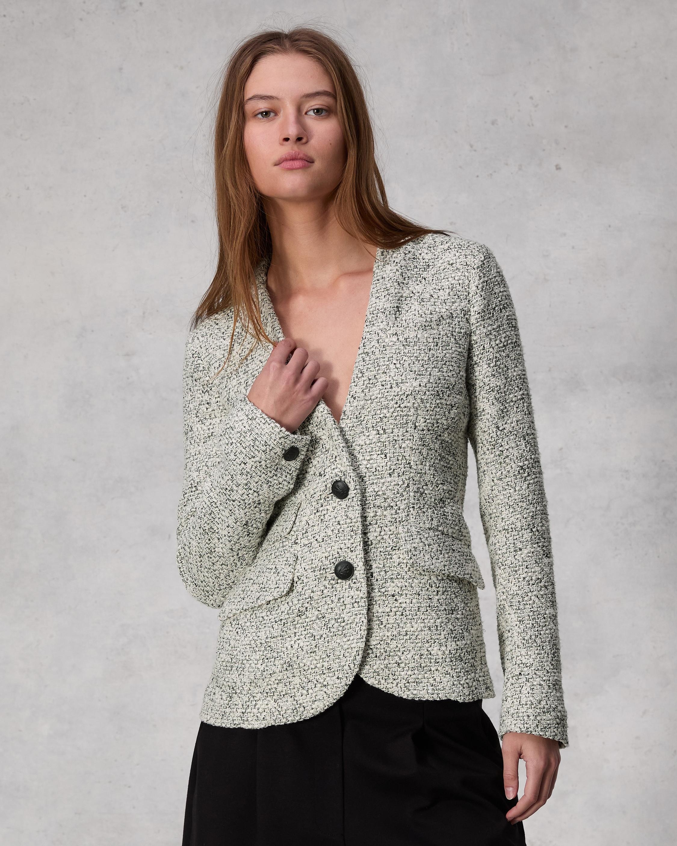 Elise Tweed Blazer
Classic Fit - 2
