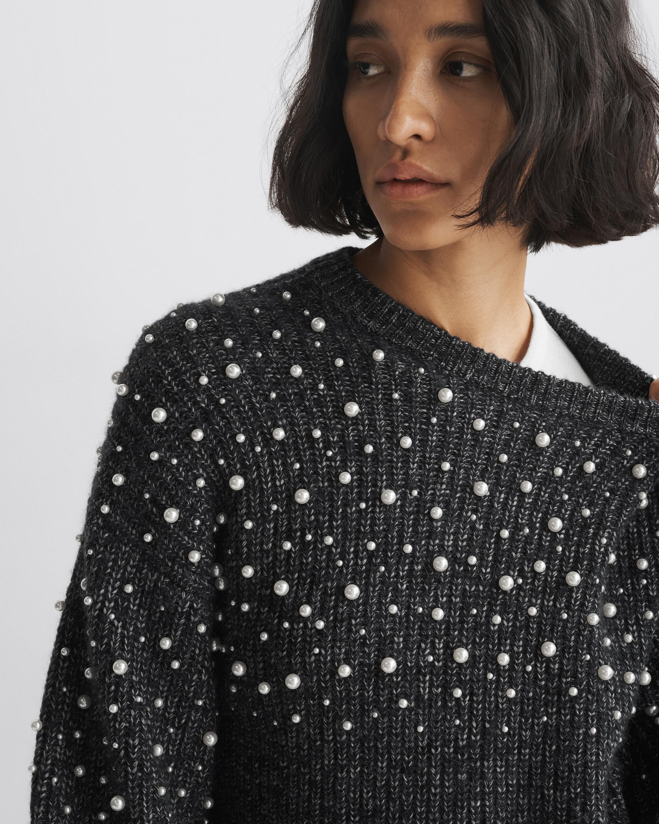 Frankie Wool Crew
Oversized Fit - 2
