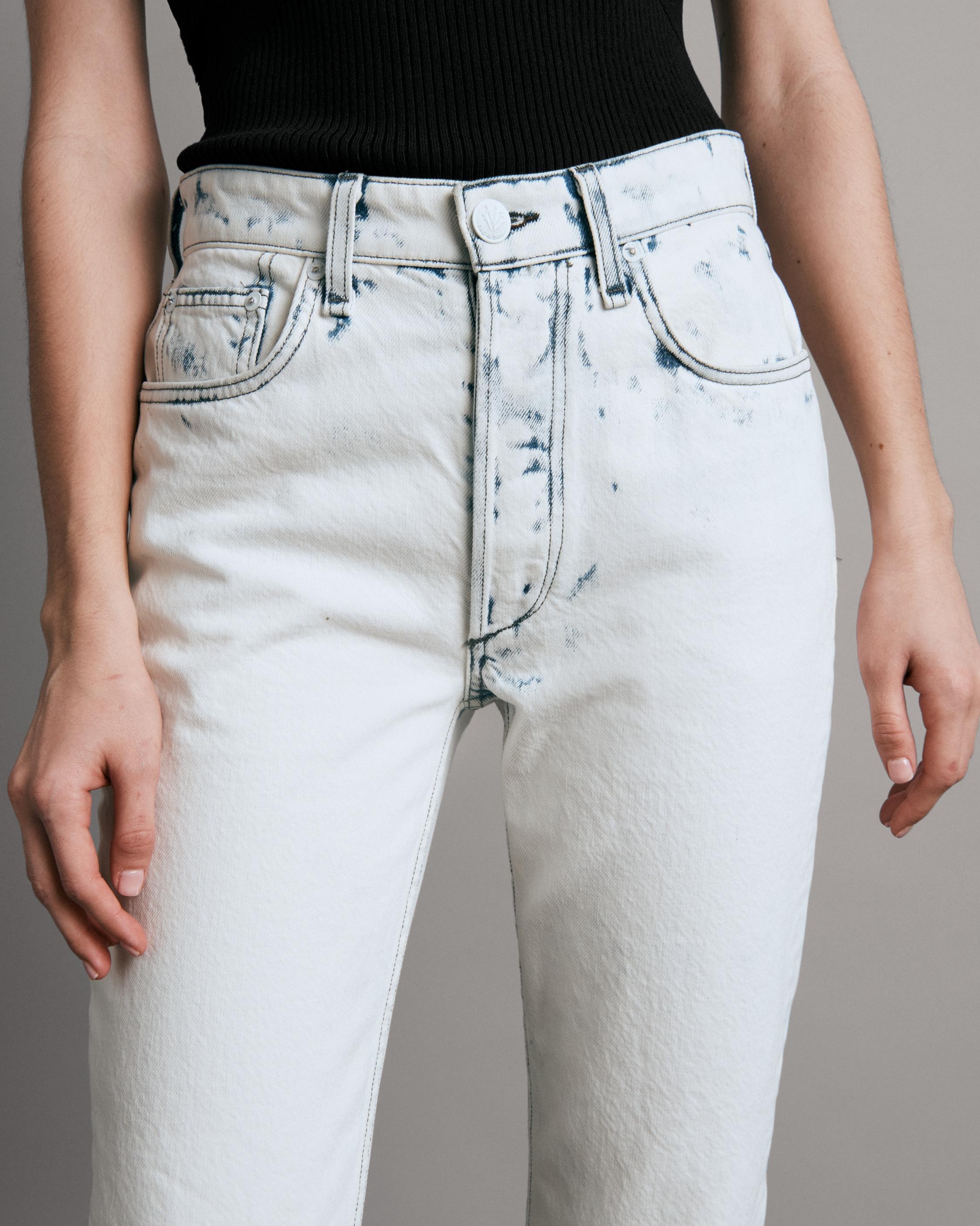 Nina Cigarette - Half Moon
High-Rise Jean - 5