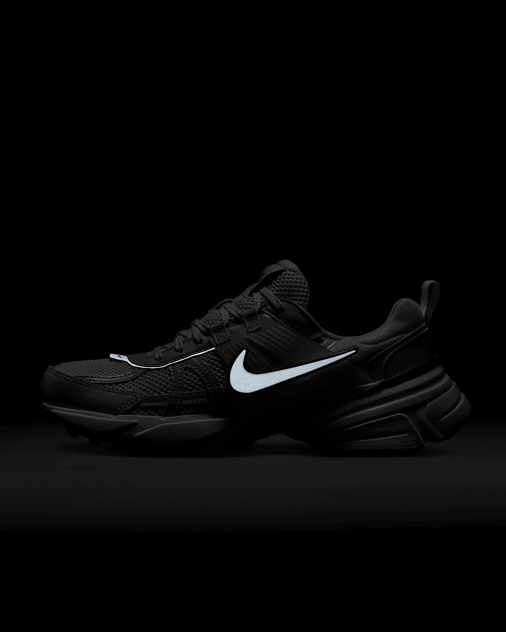 Nike V2K Run Shoes - 11