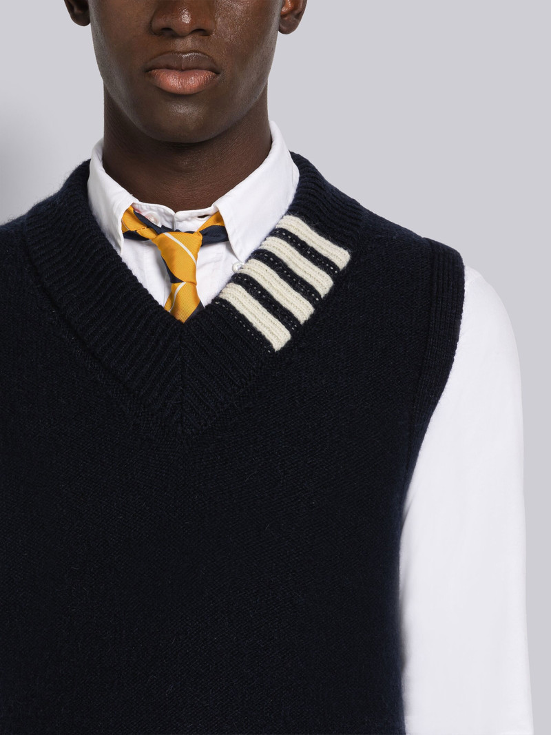 REVERSED JERSEY STITCH DONEGAL 4-BAR V-NECK VEST 5