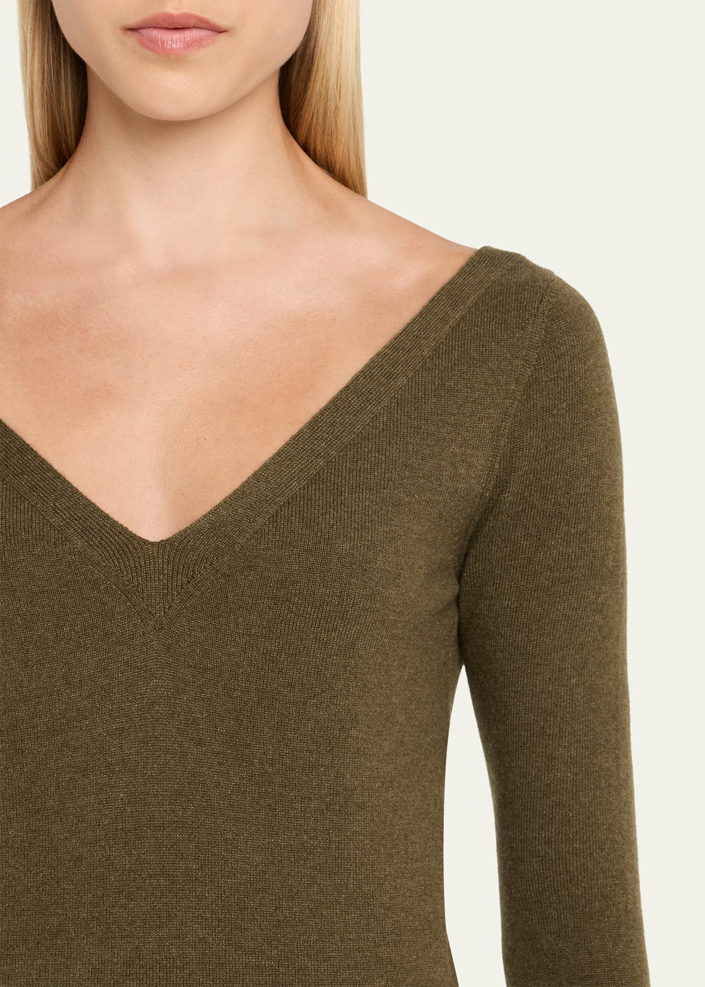 V-Neck Cashmere Sweater - 5
