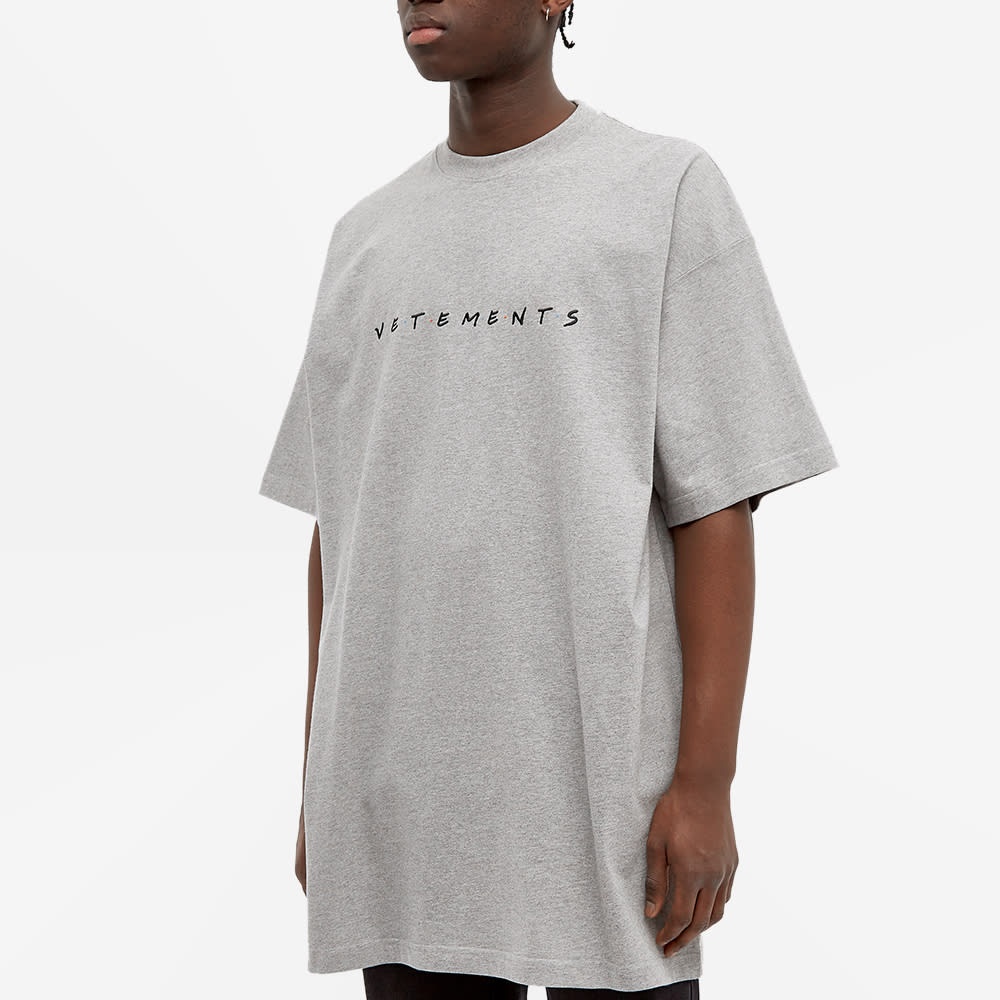 VETEMENTS Oversized Friendly Logo Tee - 4