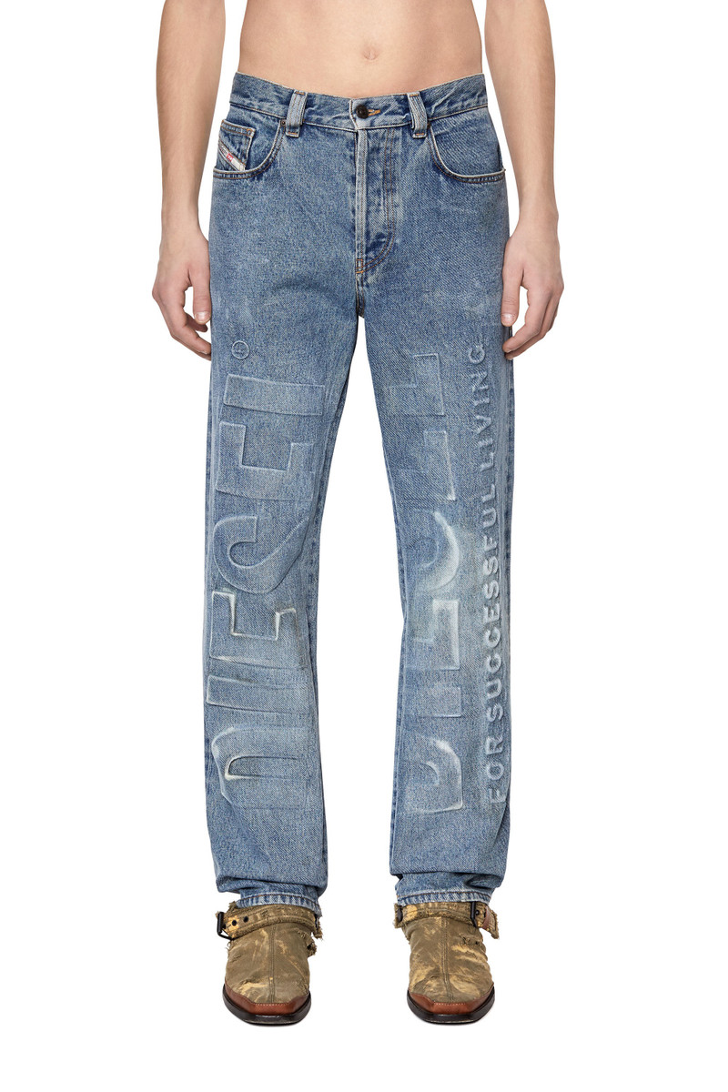 2010 007B9 STRAIGHT JEANS 3