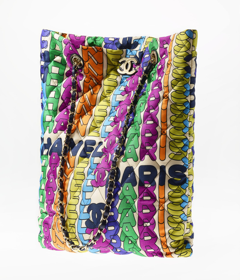 CHANEL Large Shopping Bag outlook