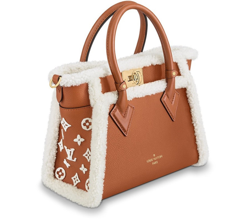 Louis Vuitton On My Side PM outlook