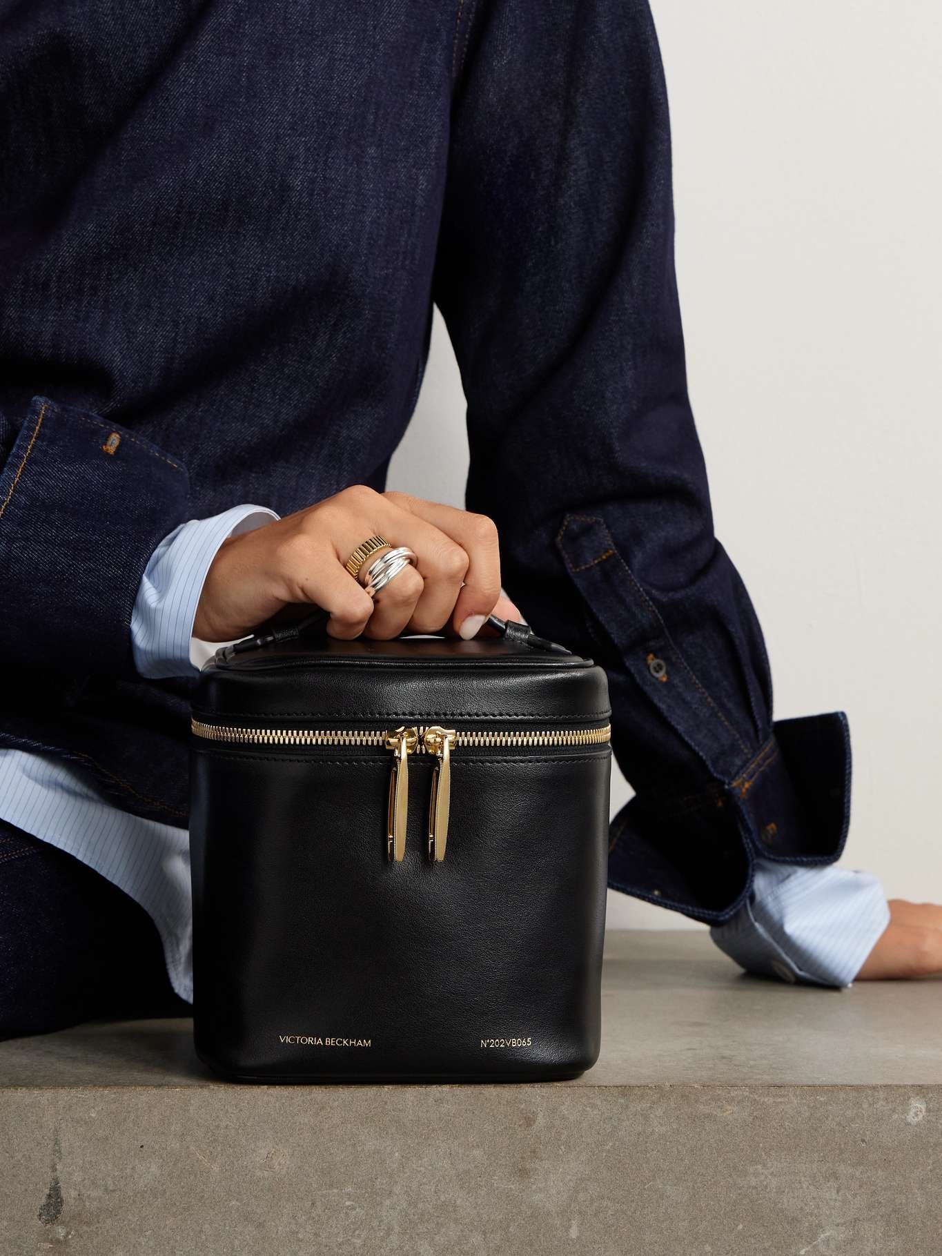 【Victoria Beckham】 Vanity Cubeレザーショルダーバッグ Victoria Beckham Vanity Cube leather shoulder bag