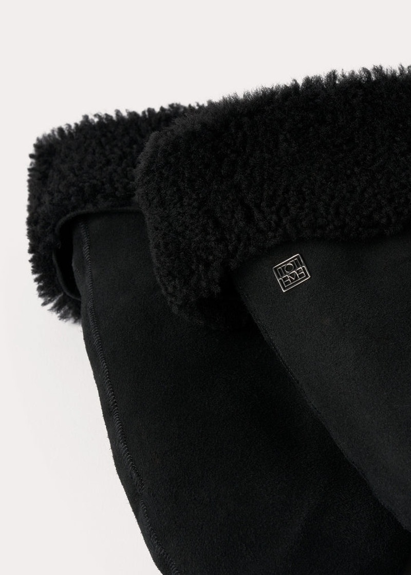 Suede shearling mittens black 5
