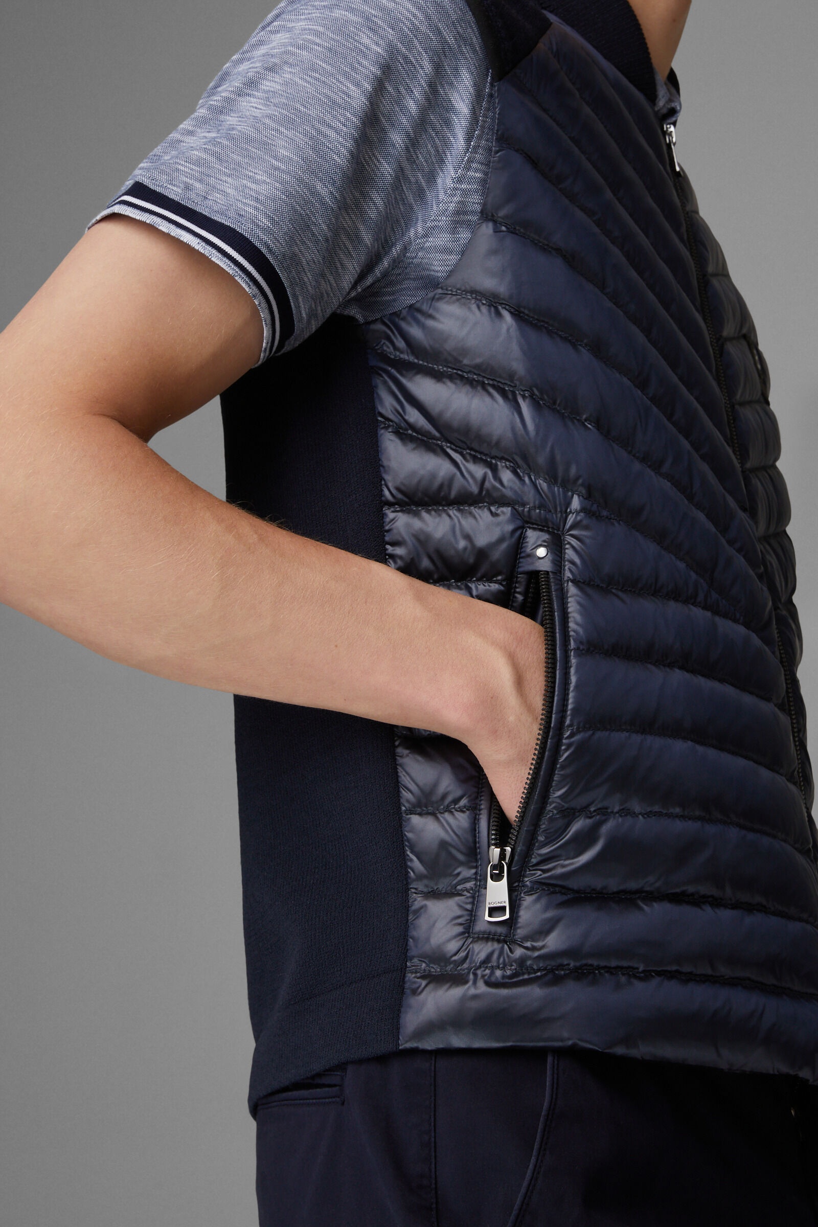 Lucio Hybrid knitted vest in Dark blue - 6