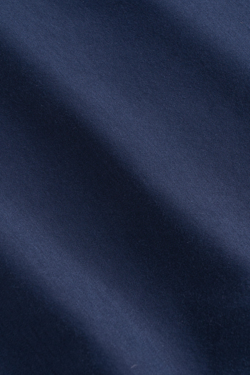 The Barakett Henley 4