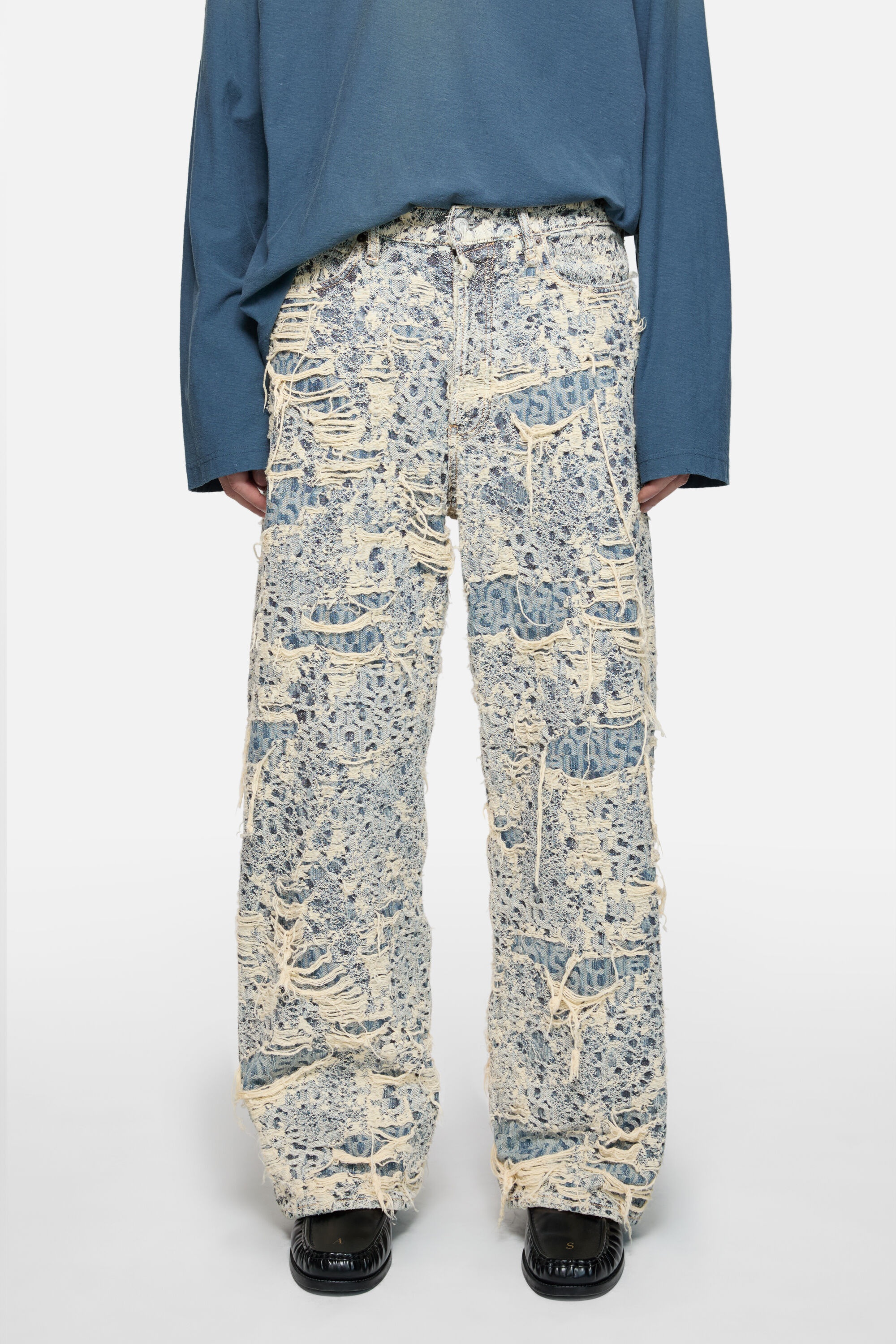 Baggy fit jeans - 1981 Distressed Monogram - Mid Blue - 3