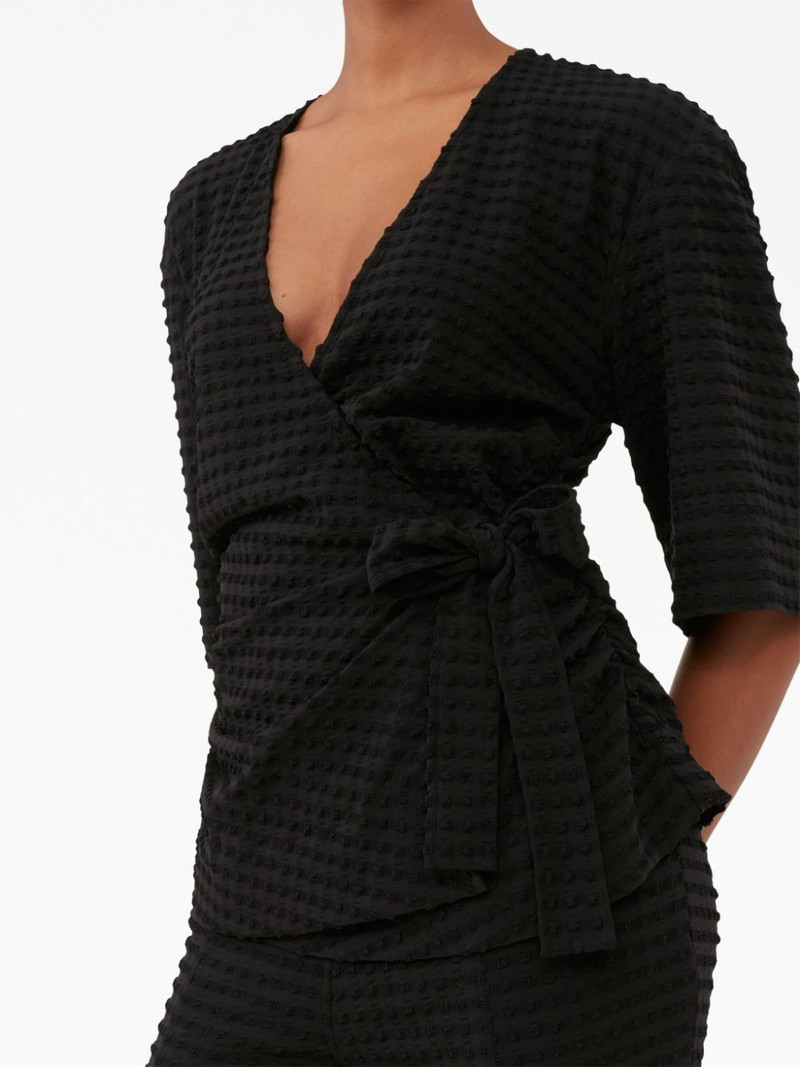 V-neck seersucker tied blouse 5