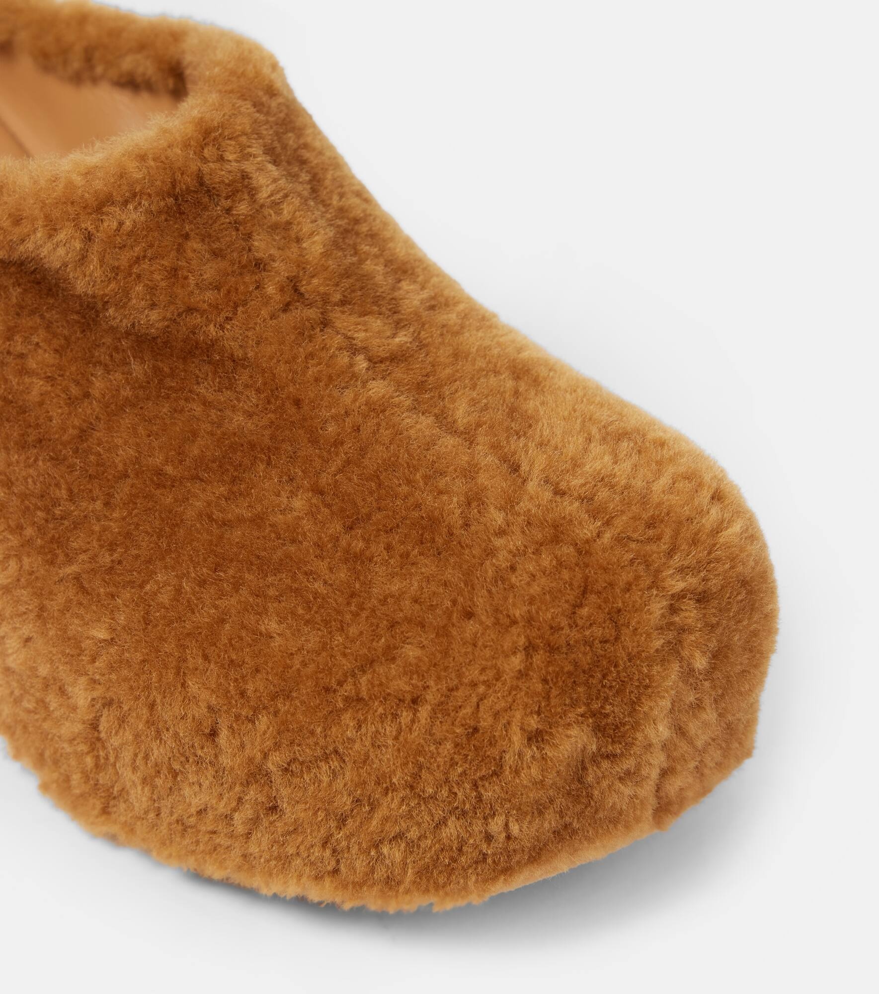 Faux fur clogs - 6