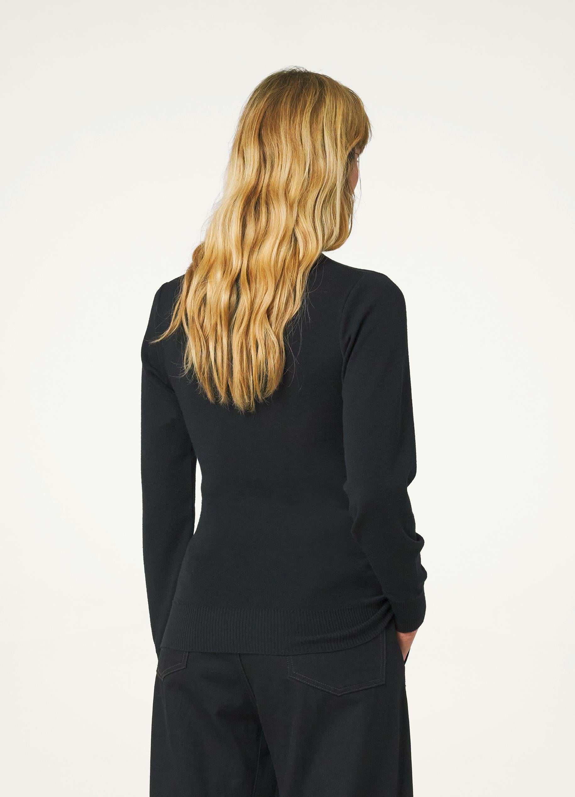 FITTED SEAMLESS CARDIGAN - 3