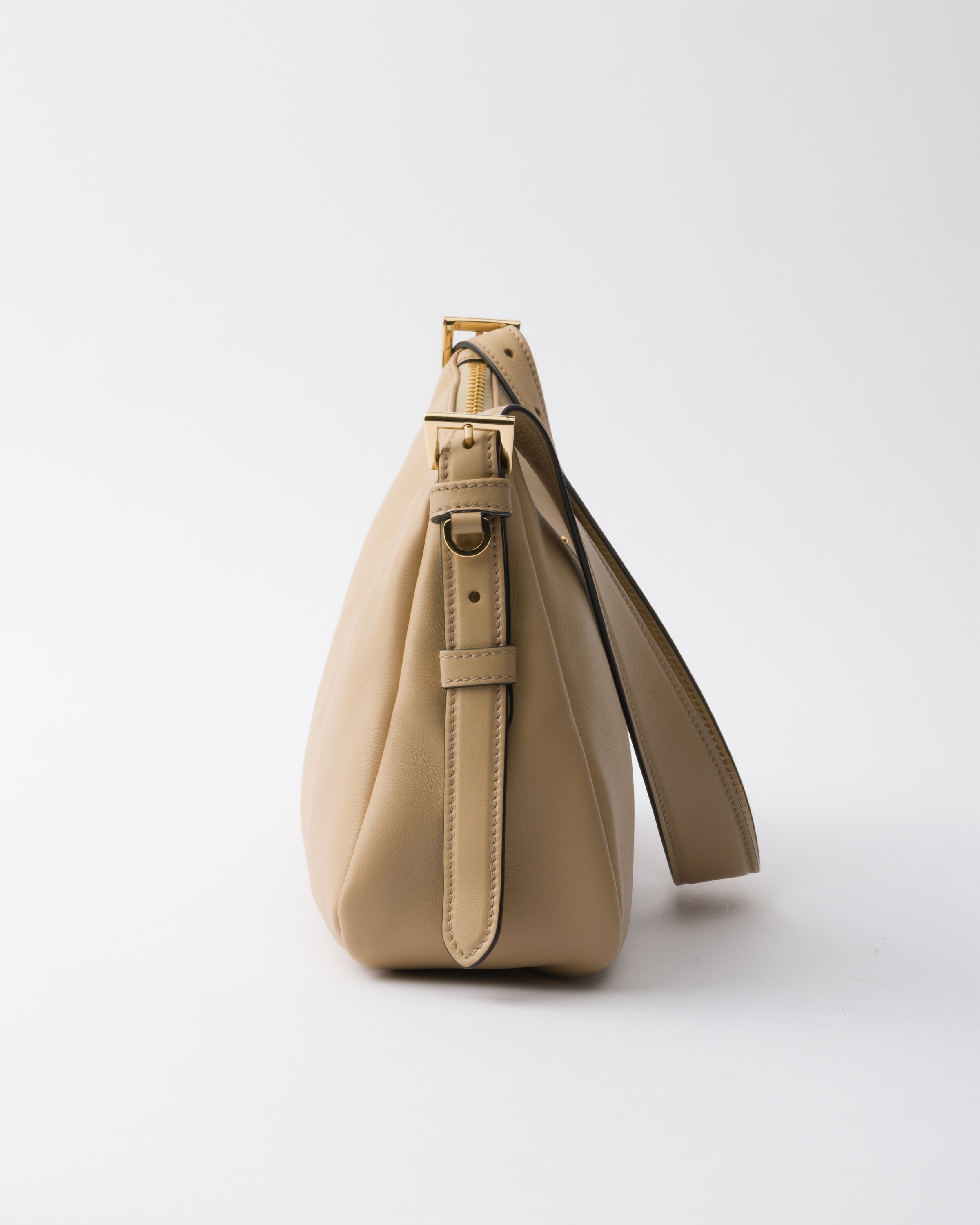 ショルダーバッグ・ポシェット PRADA DOVE GREY LEATHER MEDIUM AIMEE SHOULDER BAG Prada Aimee Medium Leather Shoulder Bag | Saks Fifth Avenue