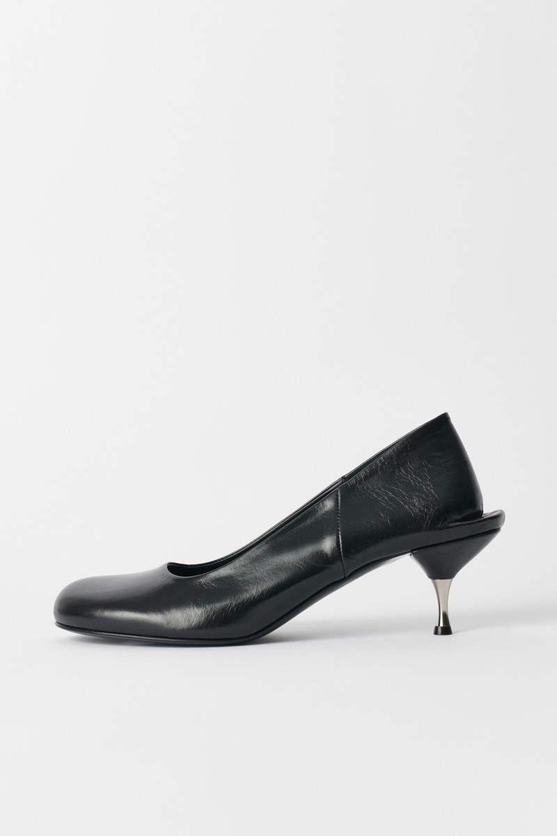 Declined Heel True Dye Black Leather 1