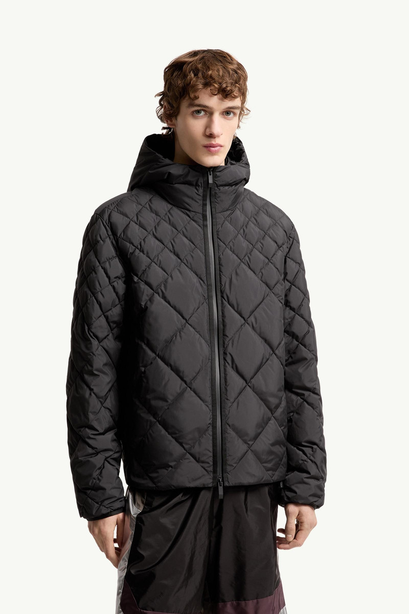 Merak Geometric-Quilted Hooded Short Down Jacket 4