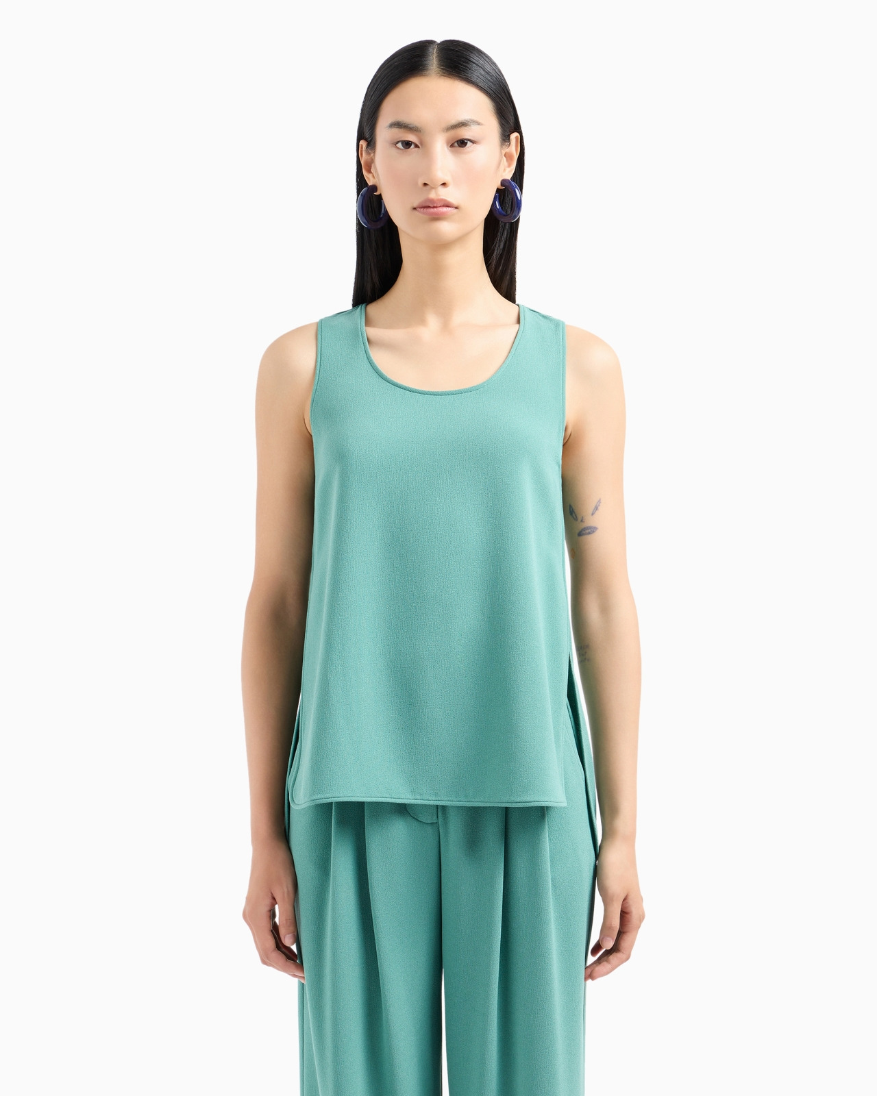 Stretch sablé fabric top with side slits - 2