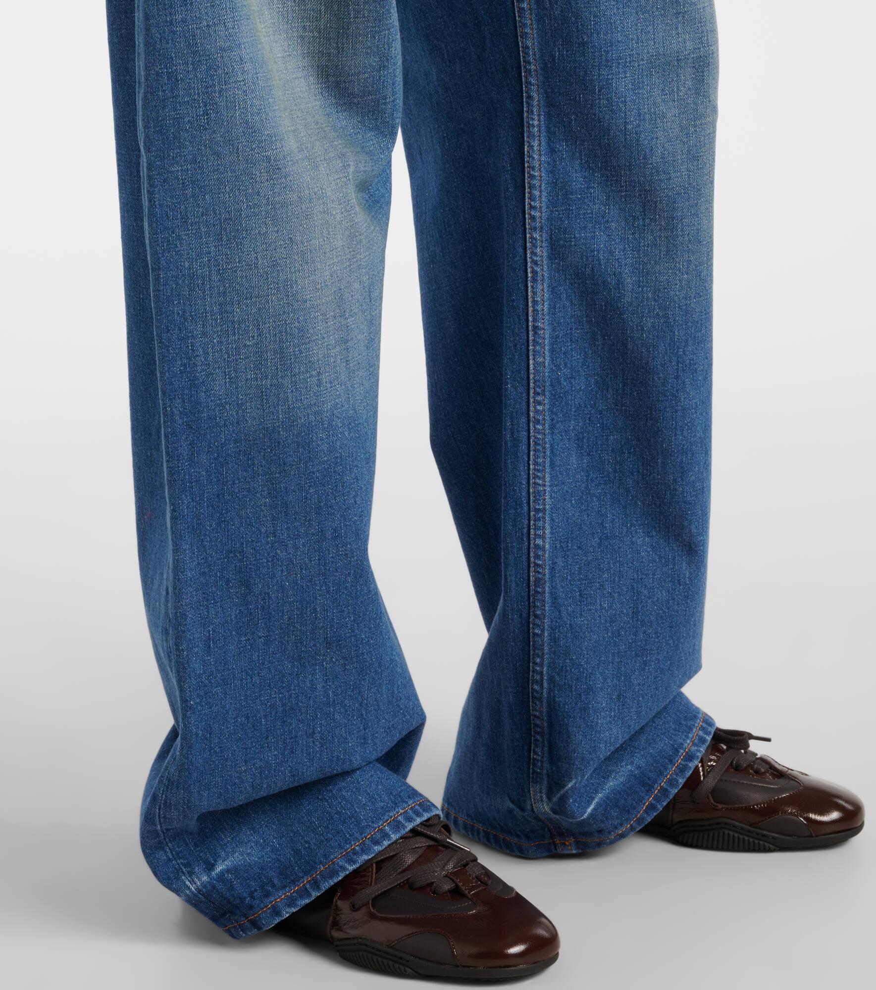 Belted low-rise wide-leg jeans - 5