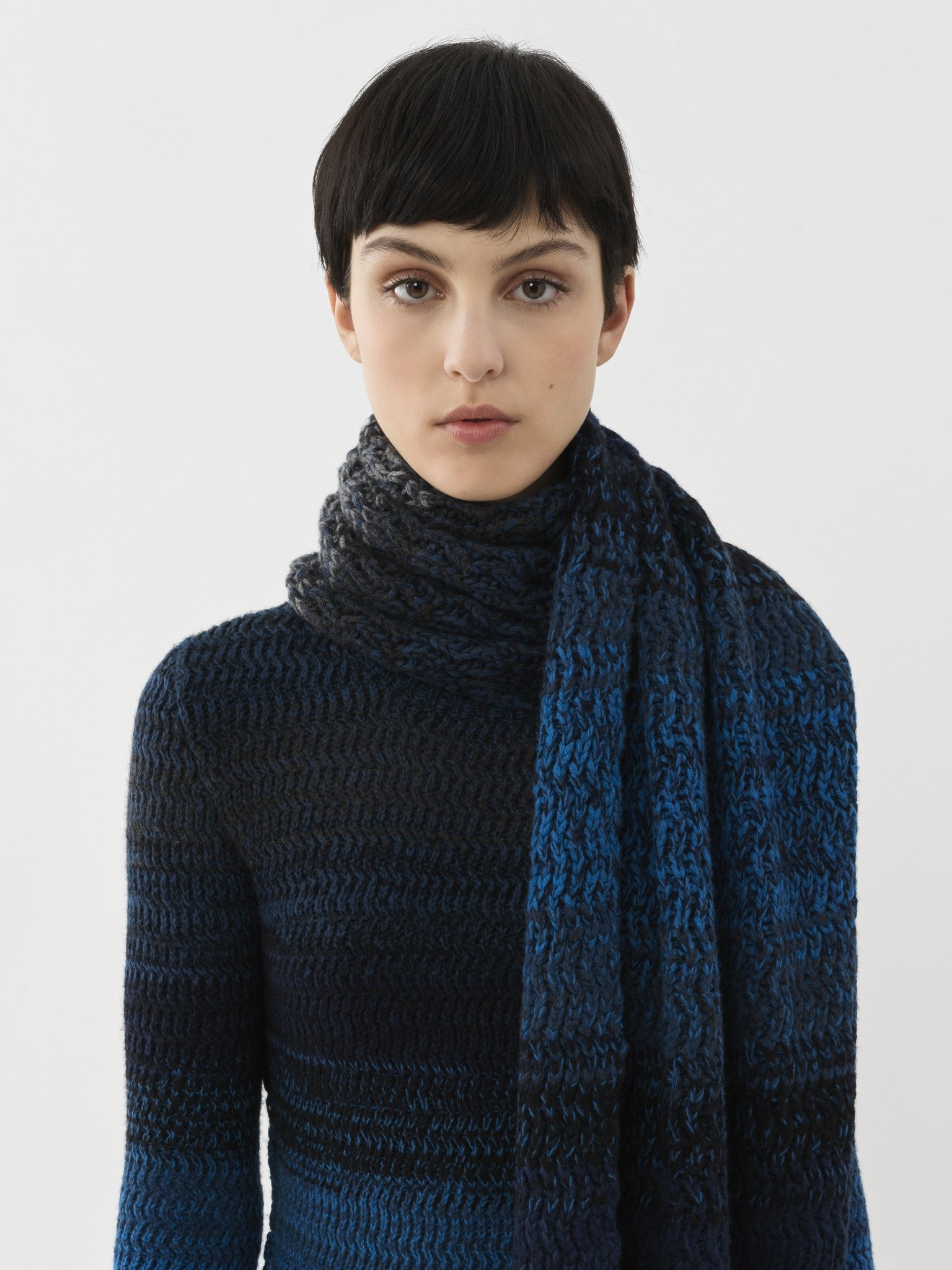 DÉGRADÉ KNITTED SCARF - 4
