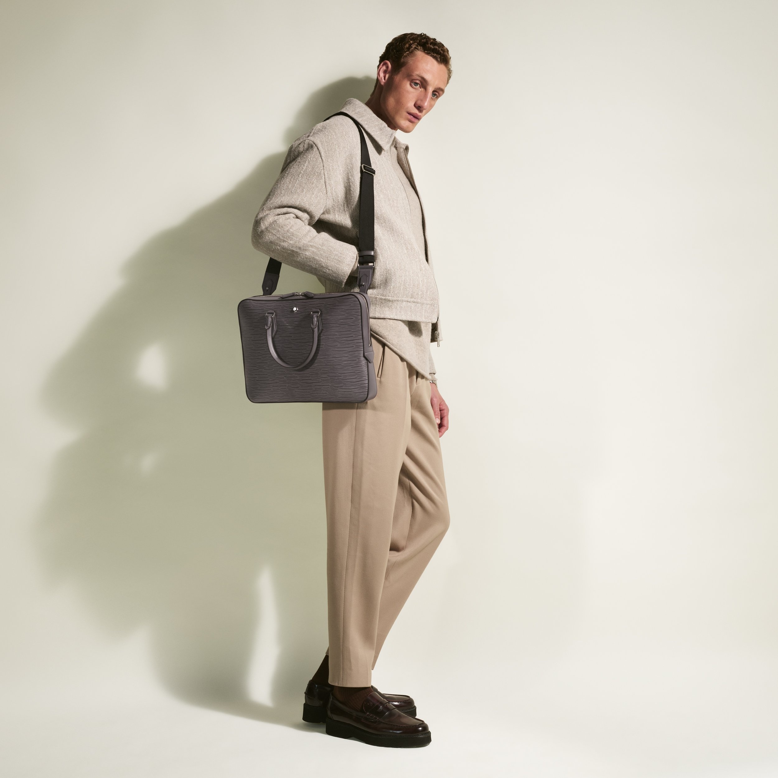 4810 thin document case - 2