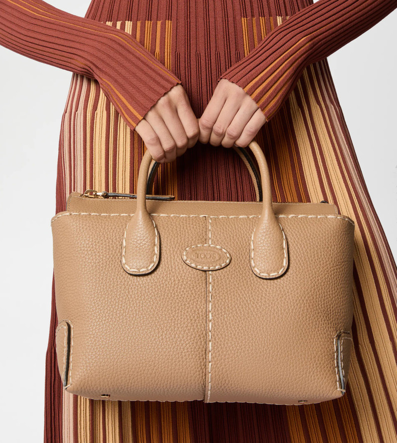 Tod's TOD'S DI BAG IN LEATHER SMALL - NATURAL outlook