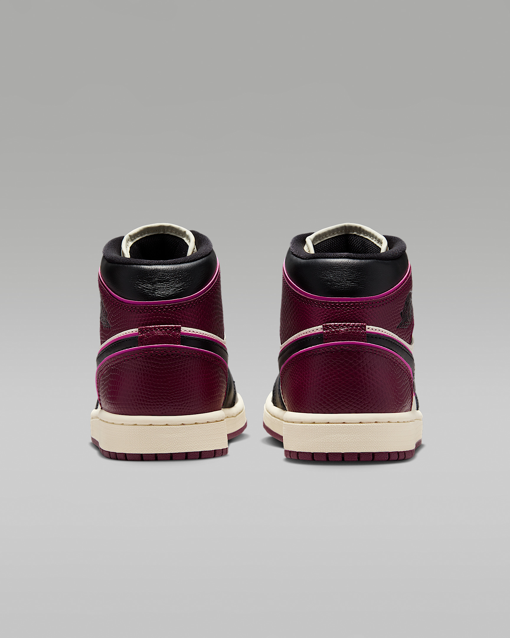 Air Jordan 1 Mid SE Women's Shoes - 6