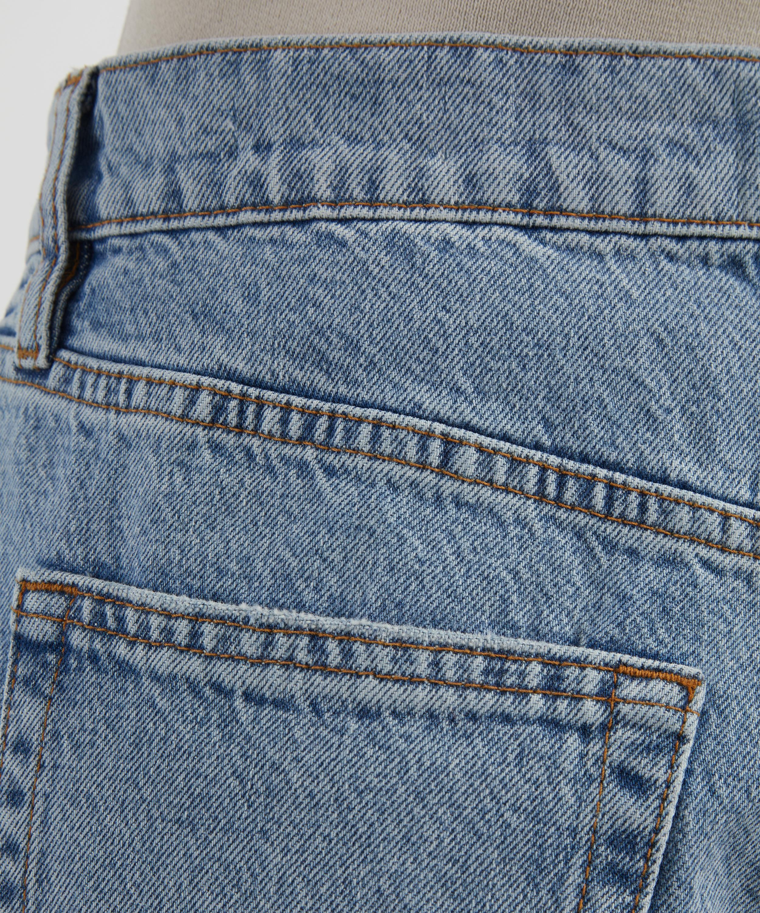 Low-Slung Barrel Jeans in Dollhouse - 5