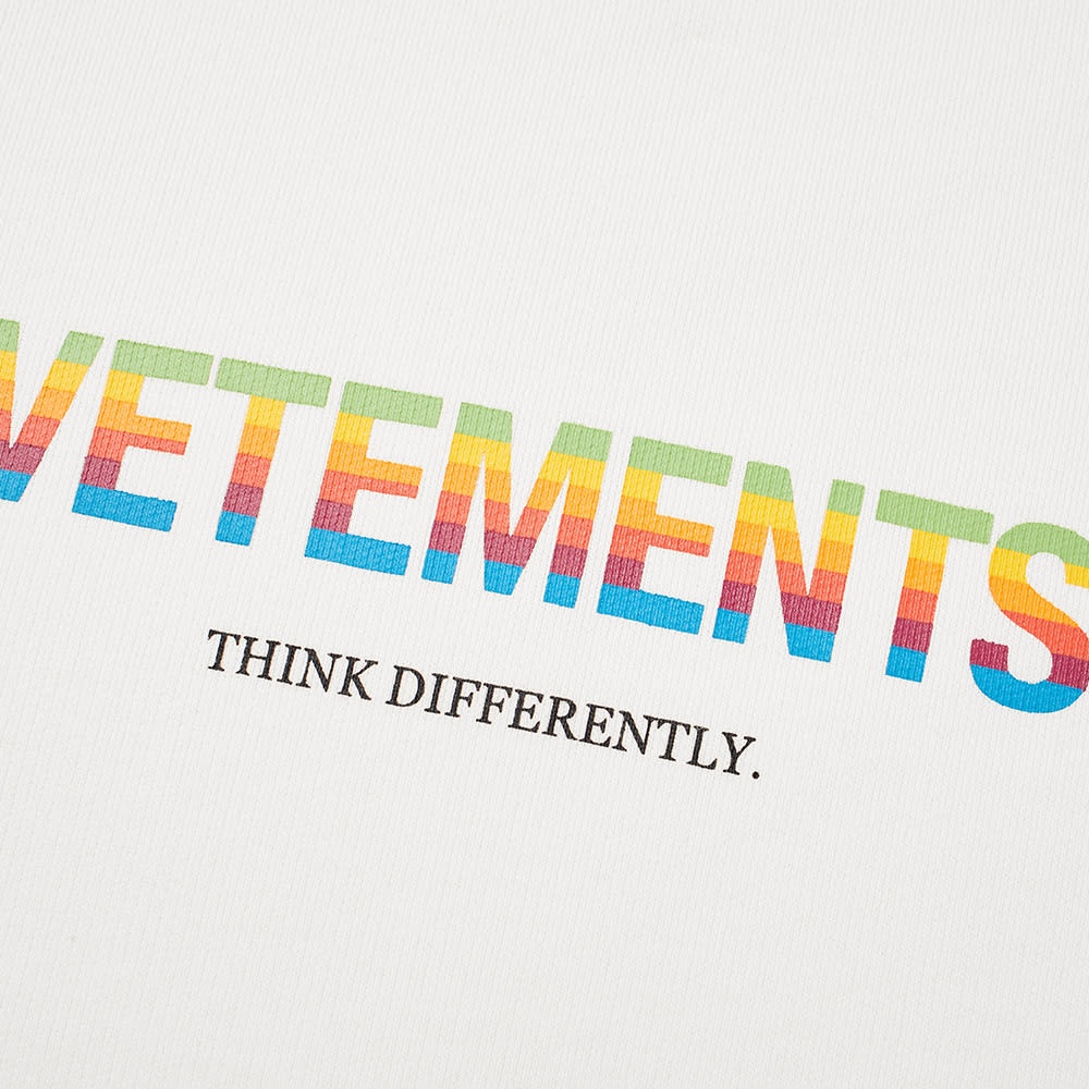 VETEMENTS Think Differently Logo Crew Sweat - 2