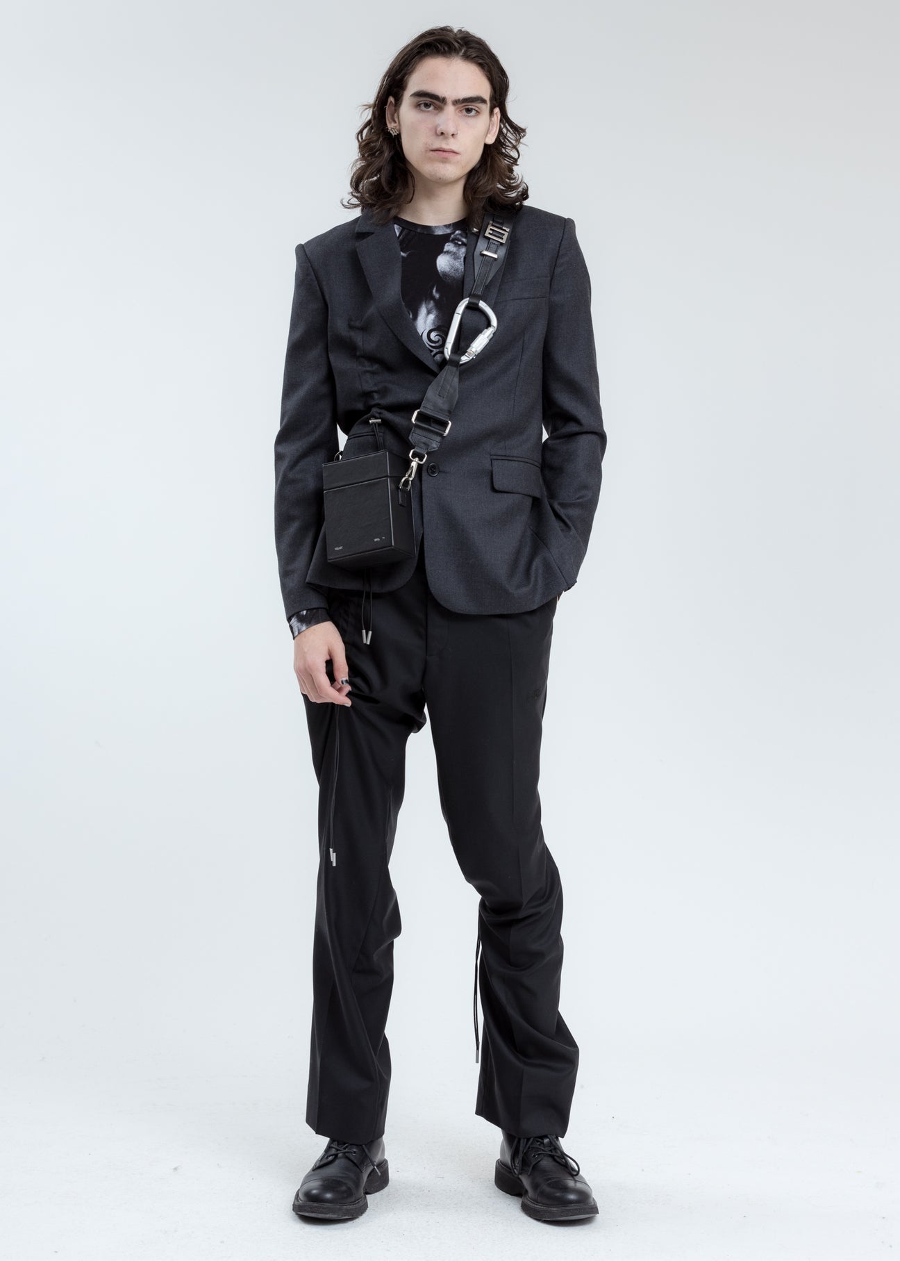 BLACK LEATHER STRAP BOX BAG - 11