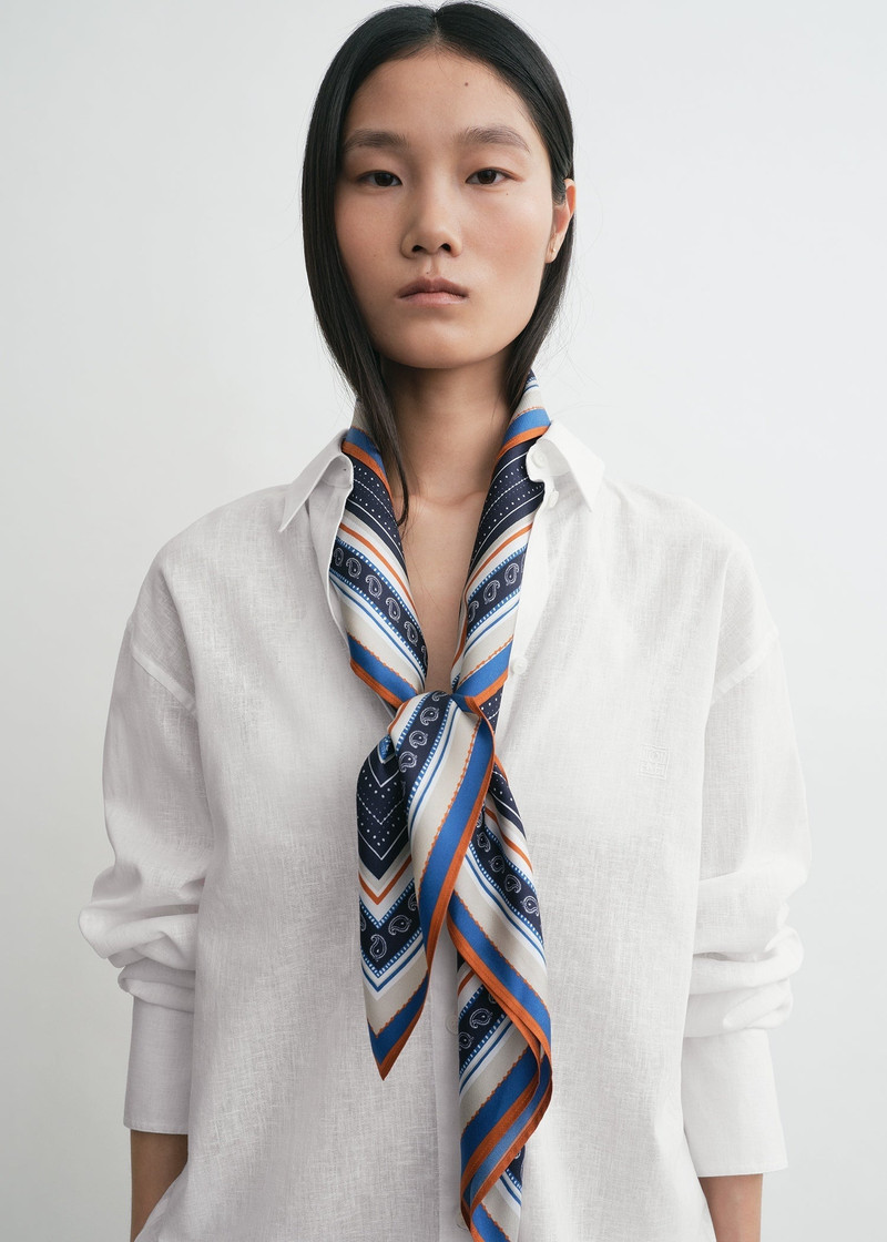 TOTEME Collector scarf ecru/navy outlook