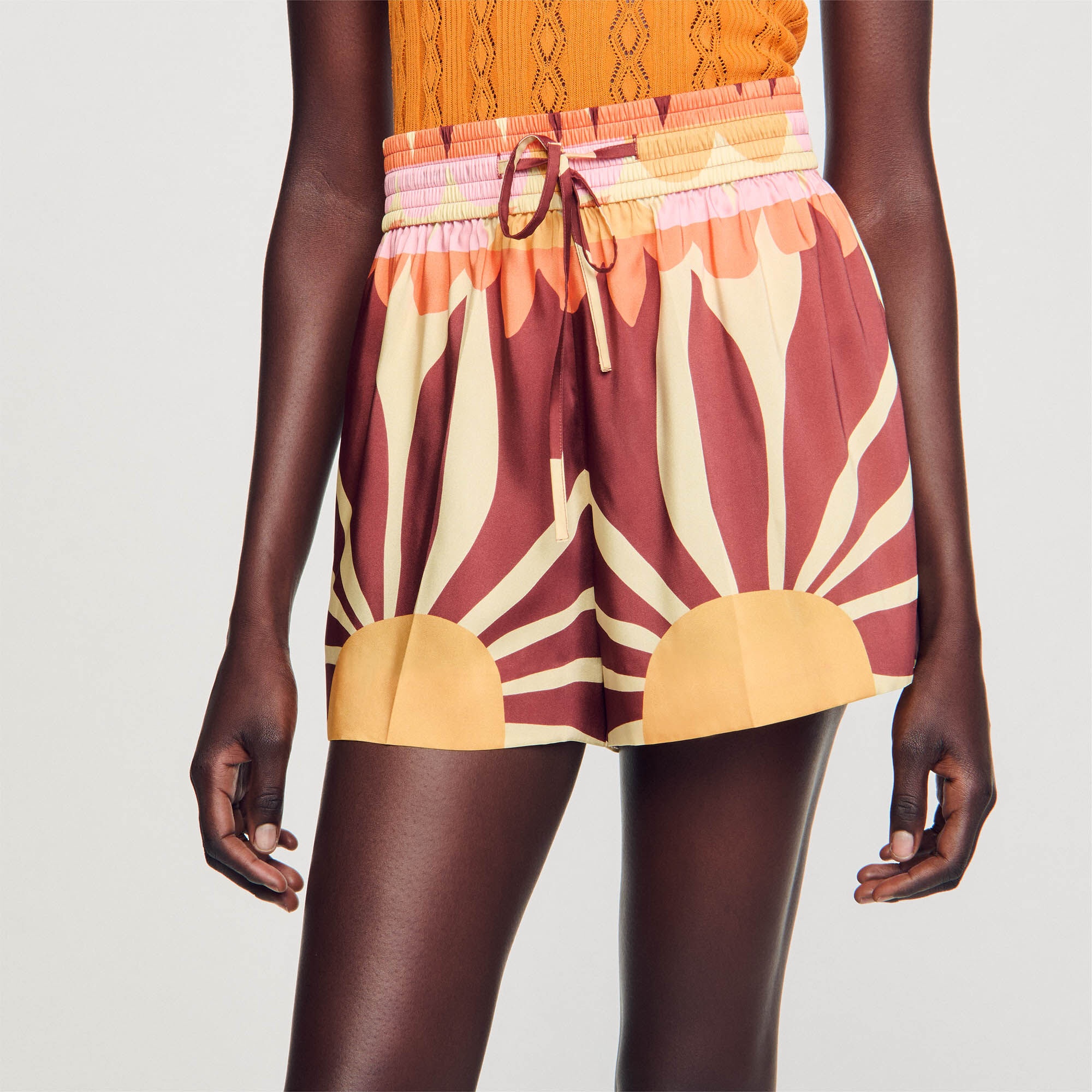 PATTERNED SATIN-EFFECT SHORTS - 4