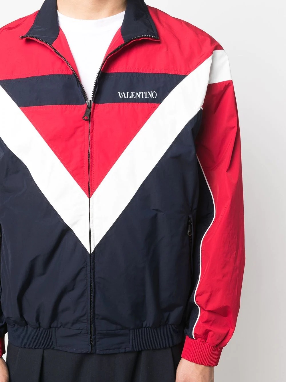 V logo-print sports jacket - 5