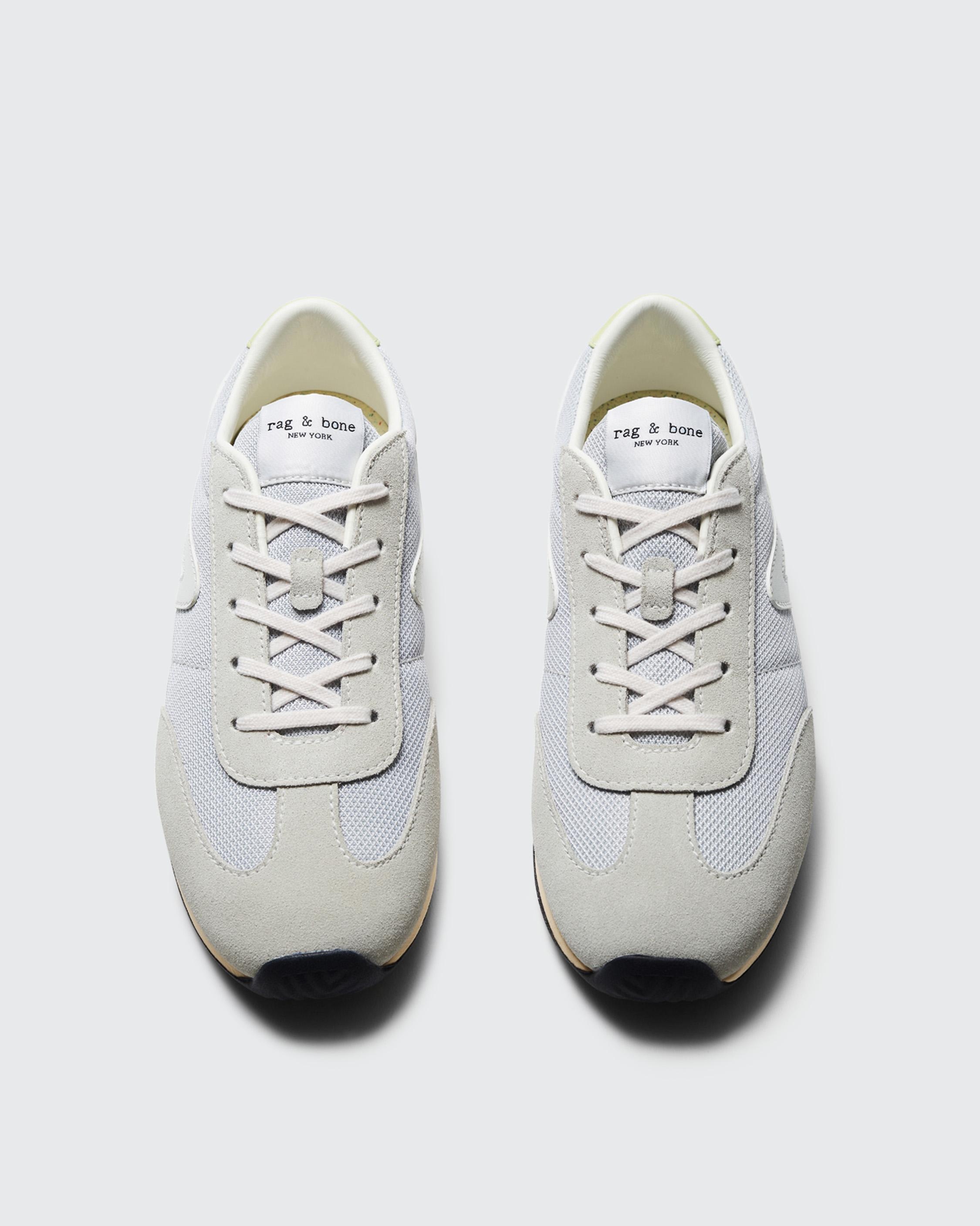 Retro Runner - Suede
Low Top Sneaker - 4