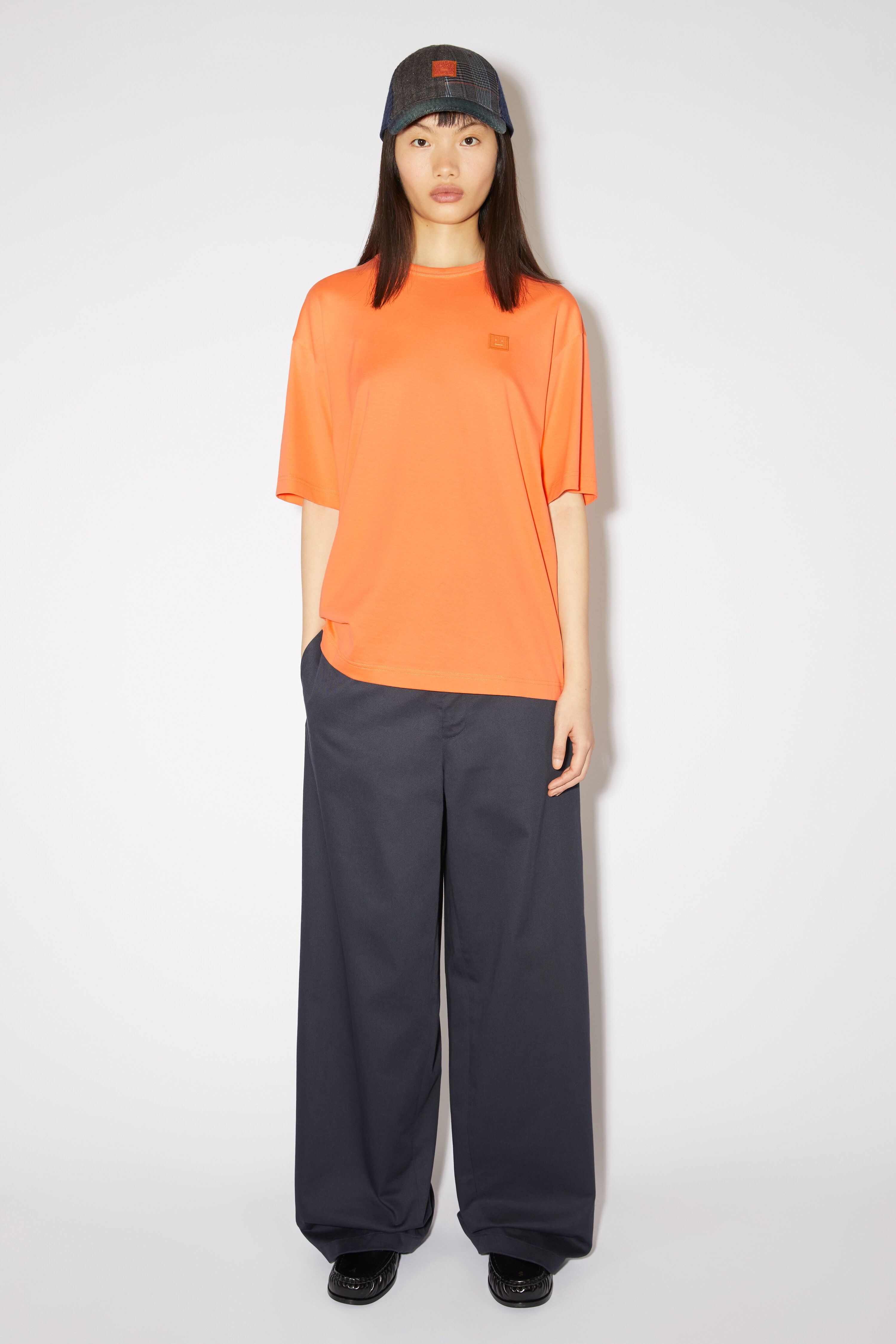 Crew neck t-shirt - Relaxed fit - Mandarin orange - 2