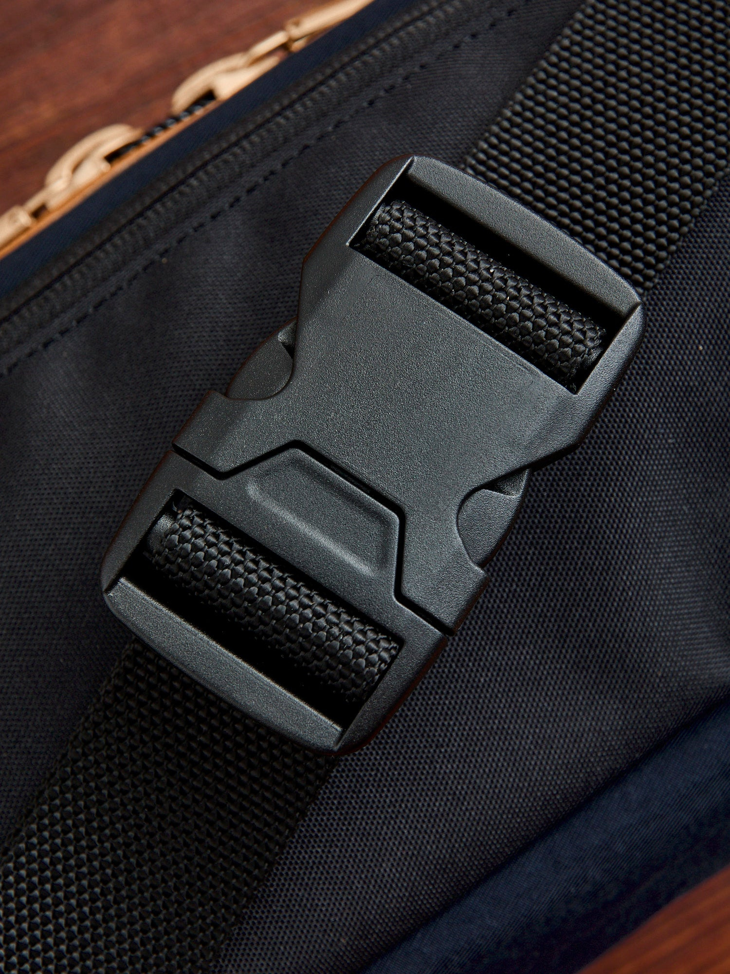 Link Waist Bag v2 in Navy - 8