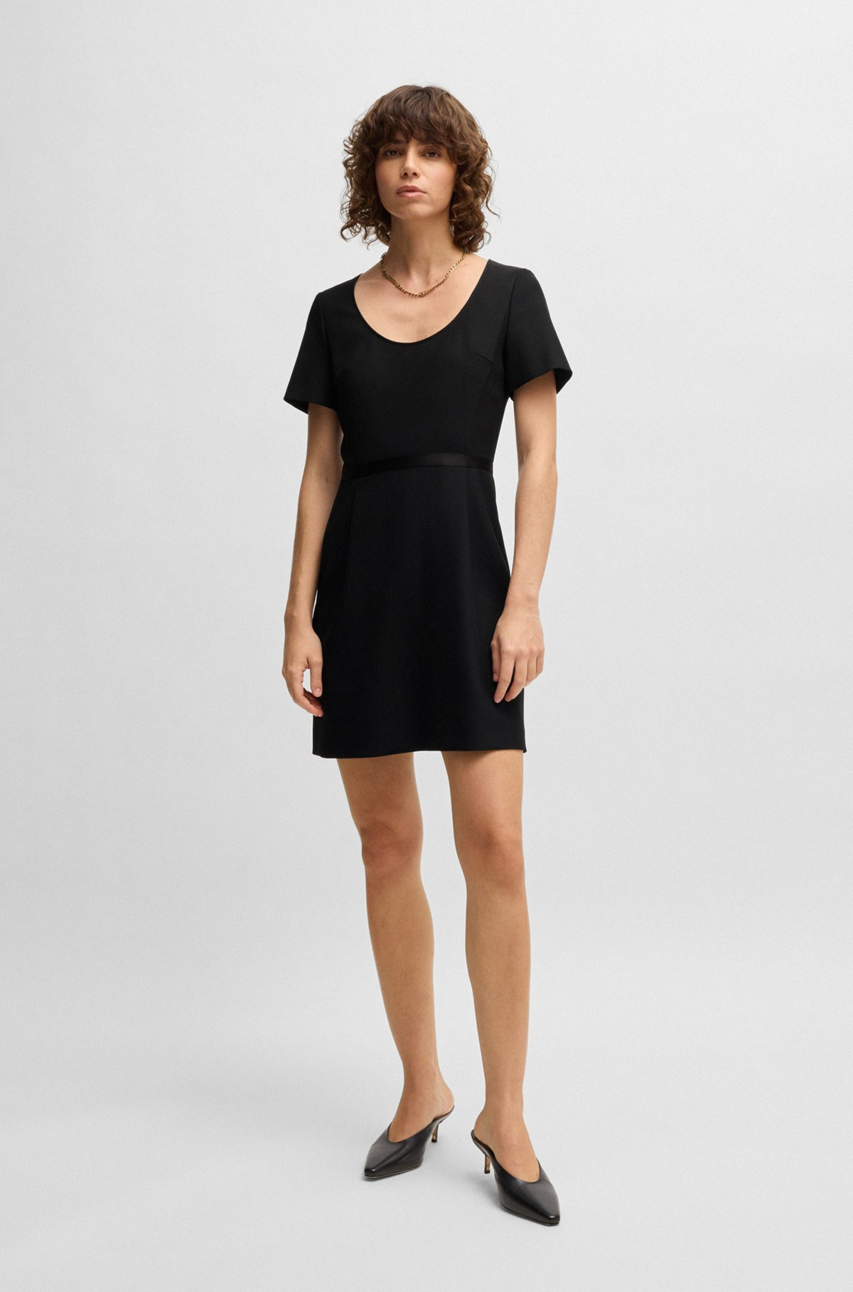 SLIM-FIT DRESS WITH RIBBON DETAIL - 3
