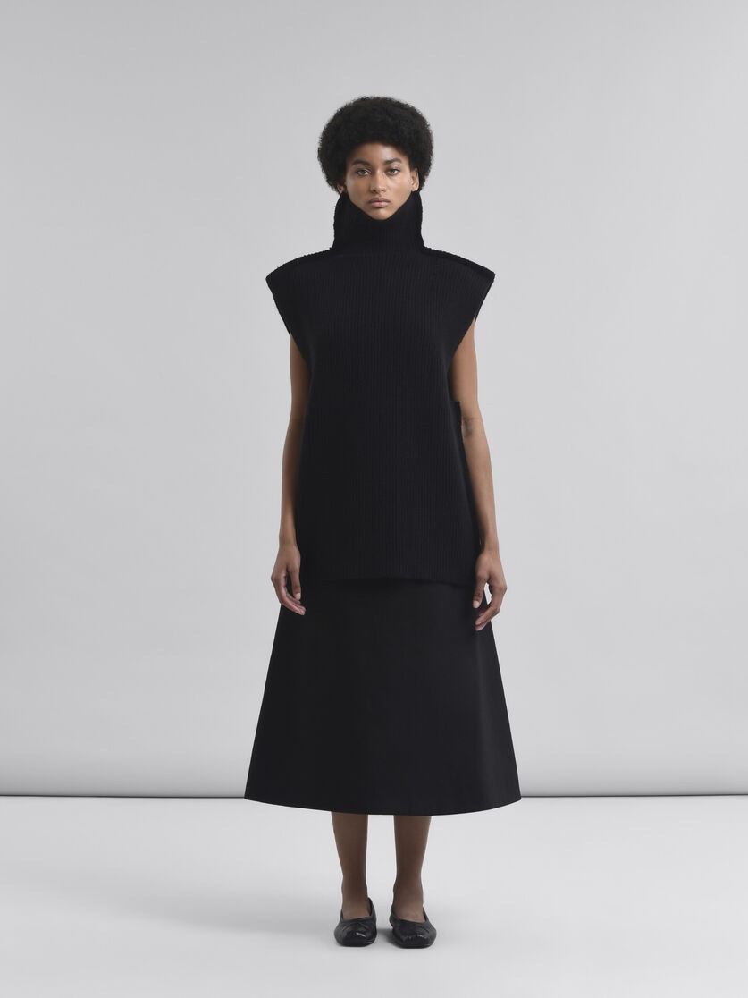 RIBBED BLACK WOOL VEST - 2