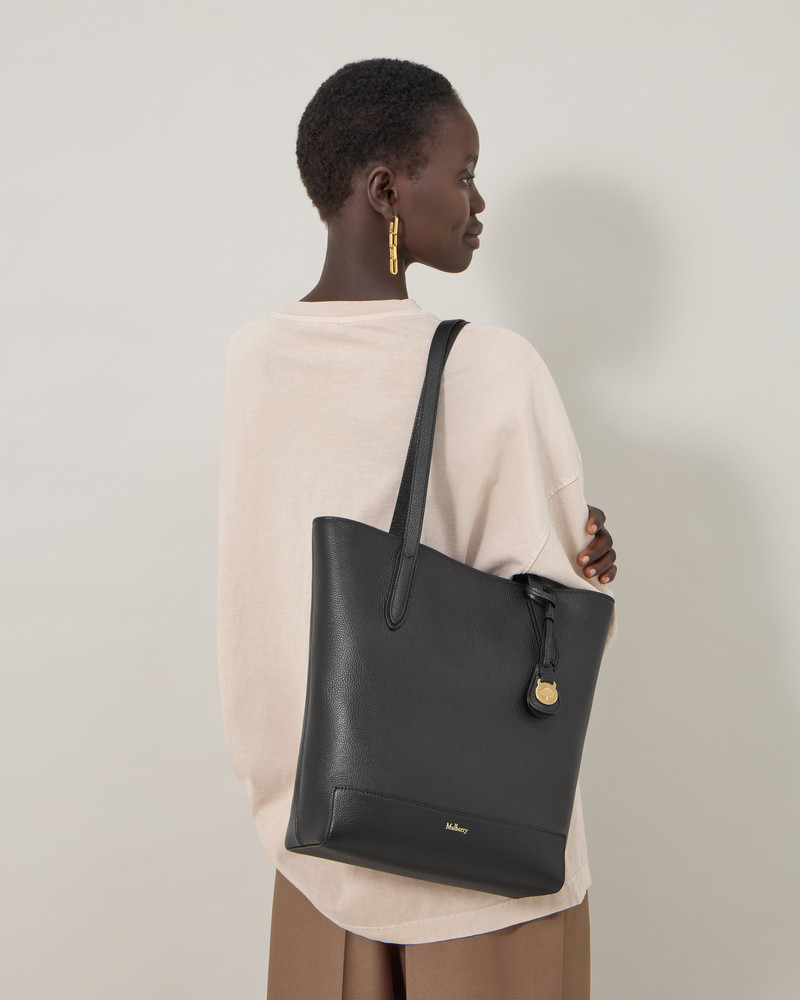 Mulberry North South Shopper
Black Small Classic Grain outlook