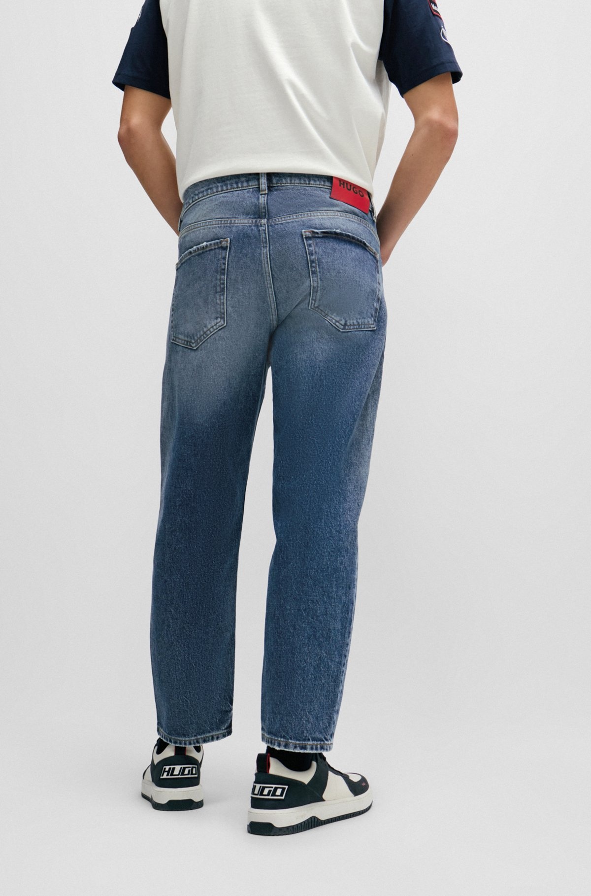 LOOSE-FIT JEANS IN VINTAGE-WASHED COMFORT-STRETCH DENIM - 4
