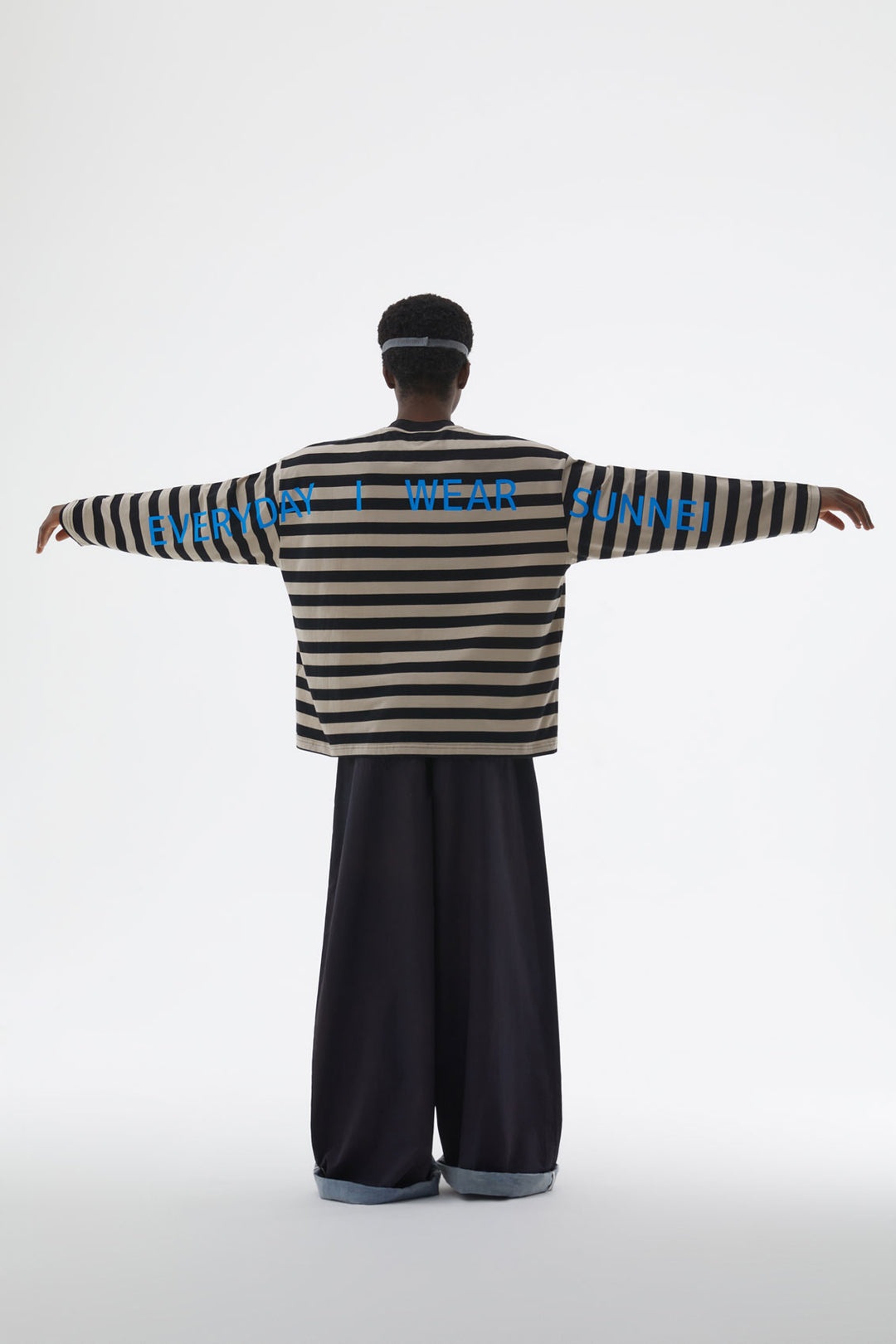 STRIPED 'EVERYDAY I WEAR SUNNEI' LONGSLEEVED T-SHIRT - 2