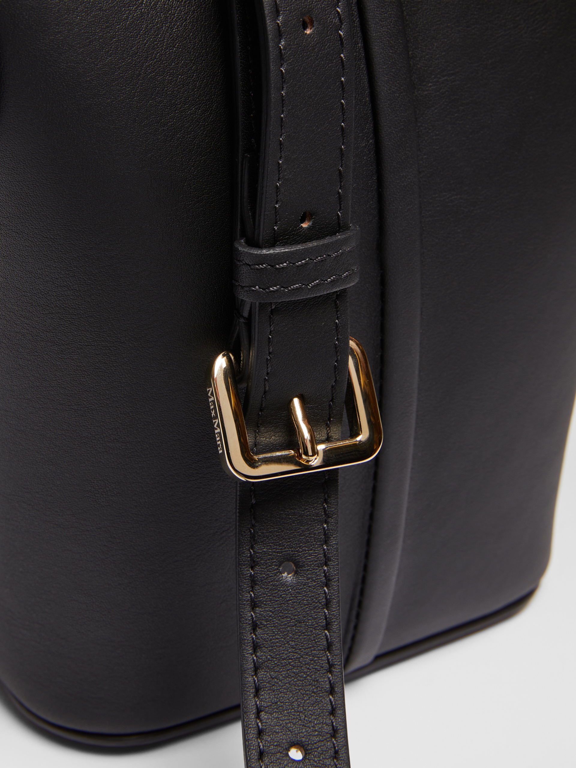 RIVIERS Leather bucket bag - 5