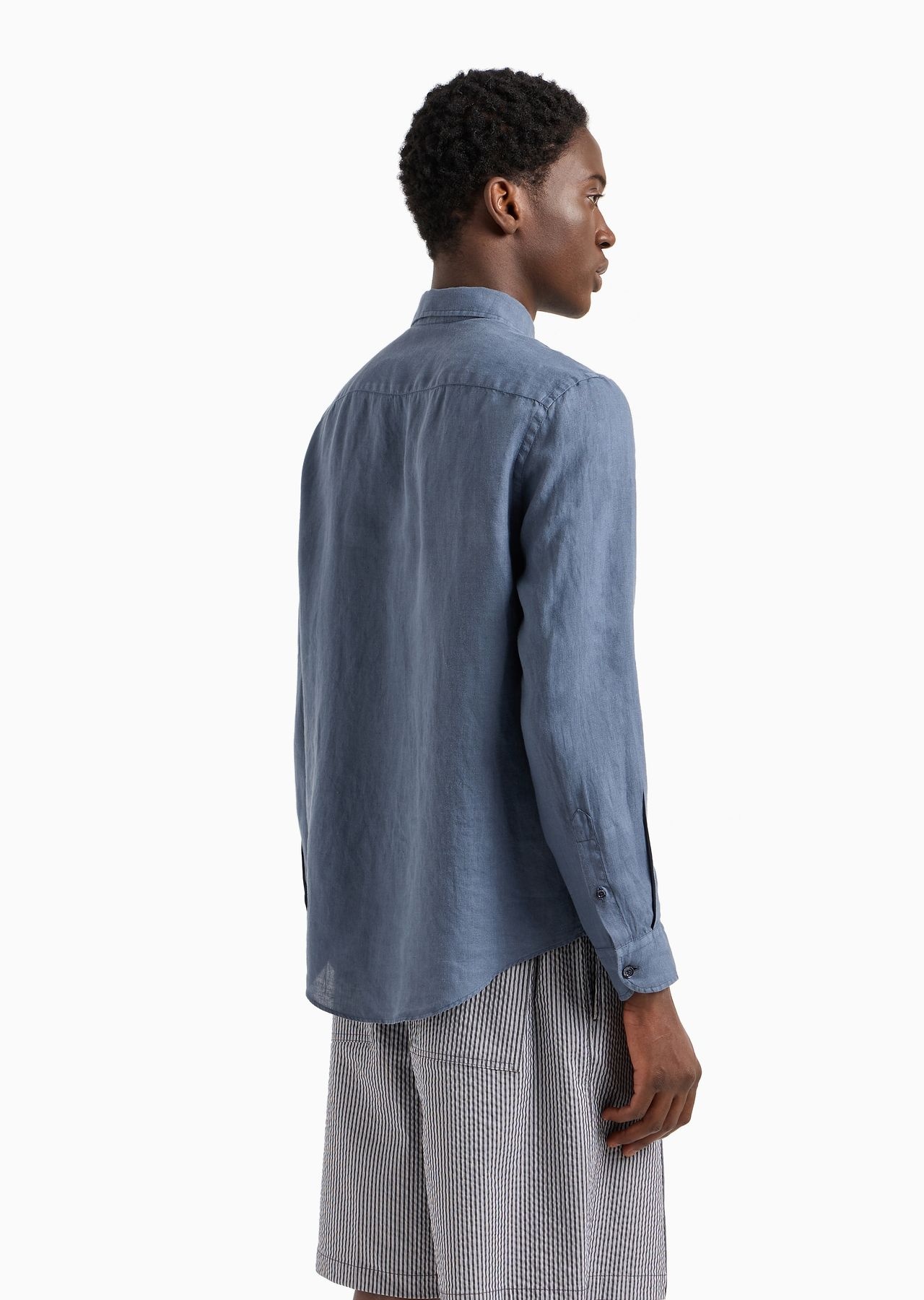 Garment-dyed linen shirt with French collar - 3