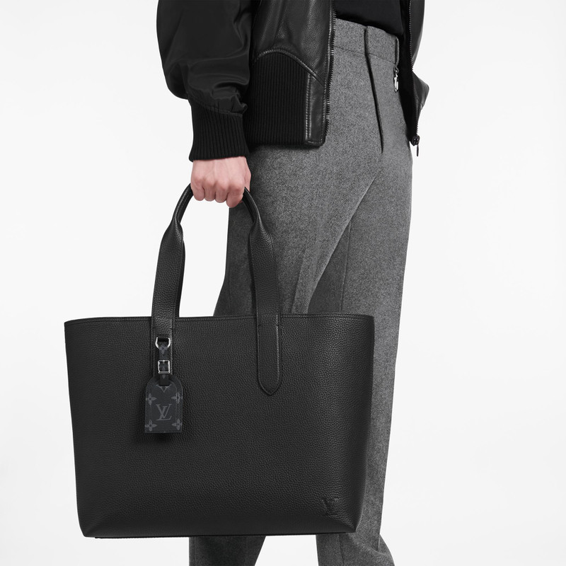 Louis Vuitton Cabas Voyage outlook