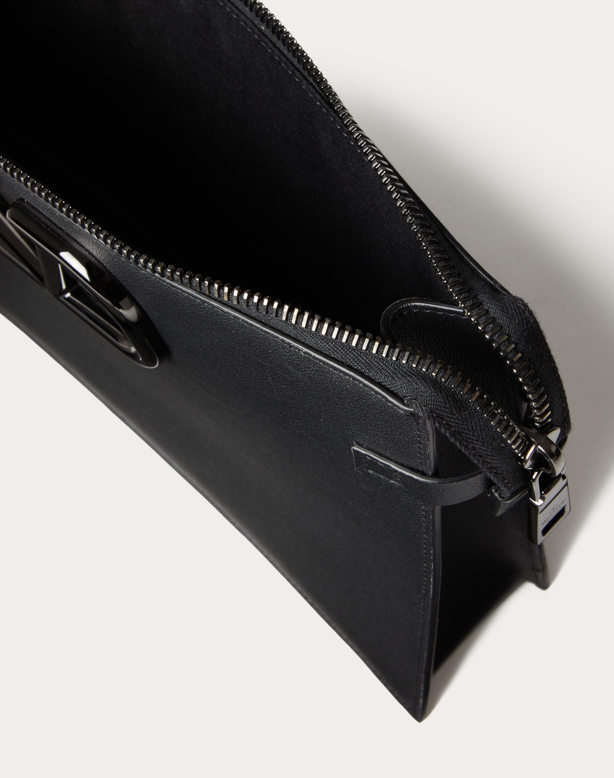 VLOGO SIGNATURE CALFSKIN POUCH - 8