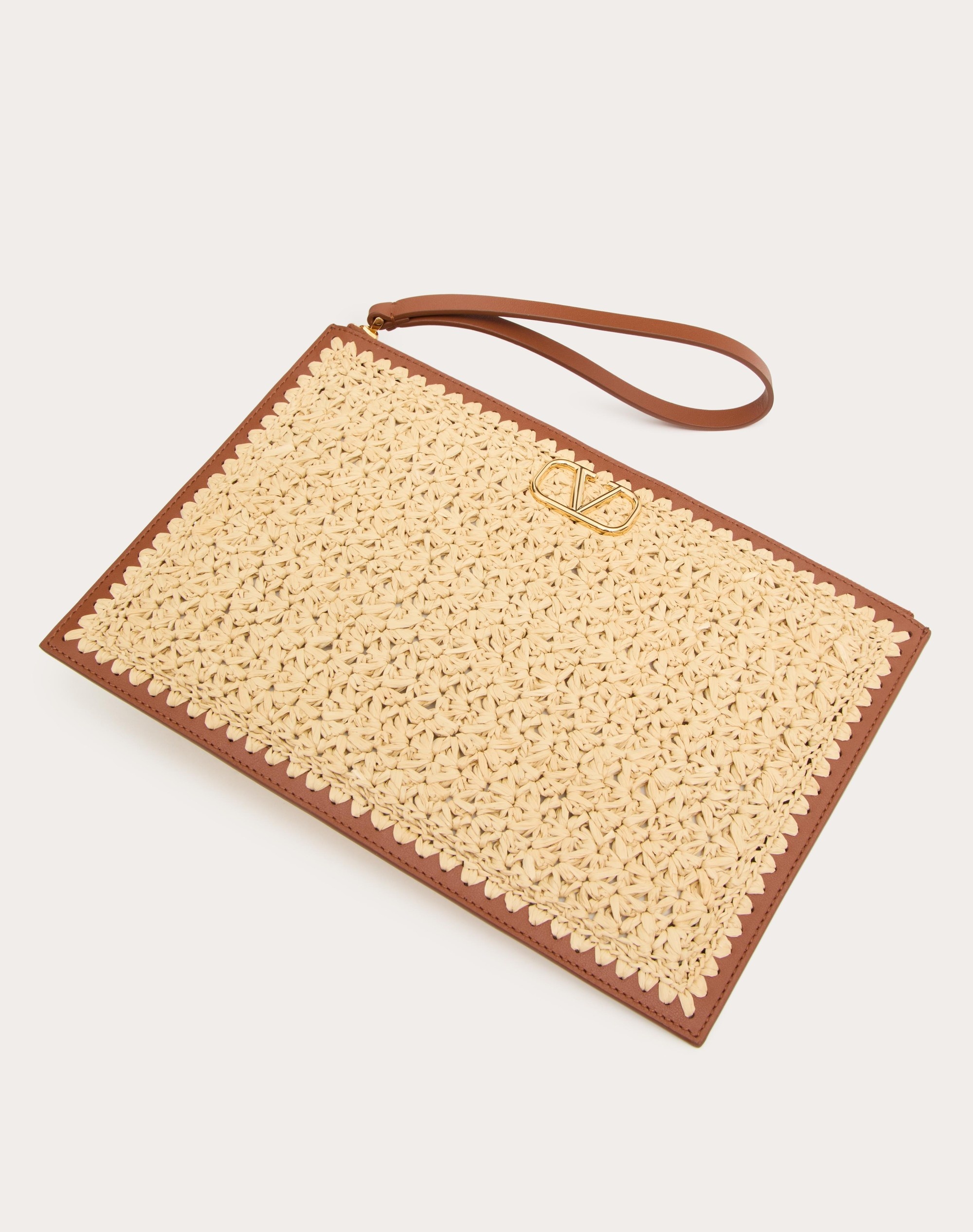 VLOGO SIGNATURE CLUTCH BAG IN RAFFIA - 5