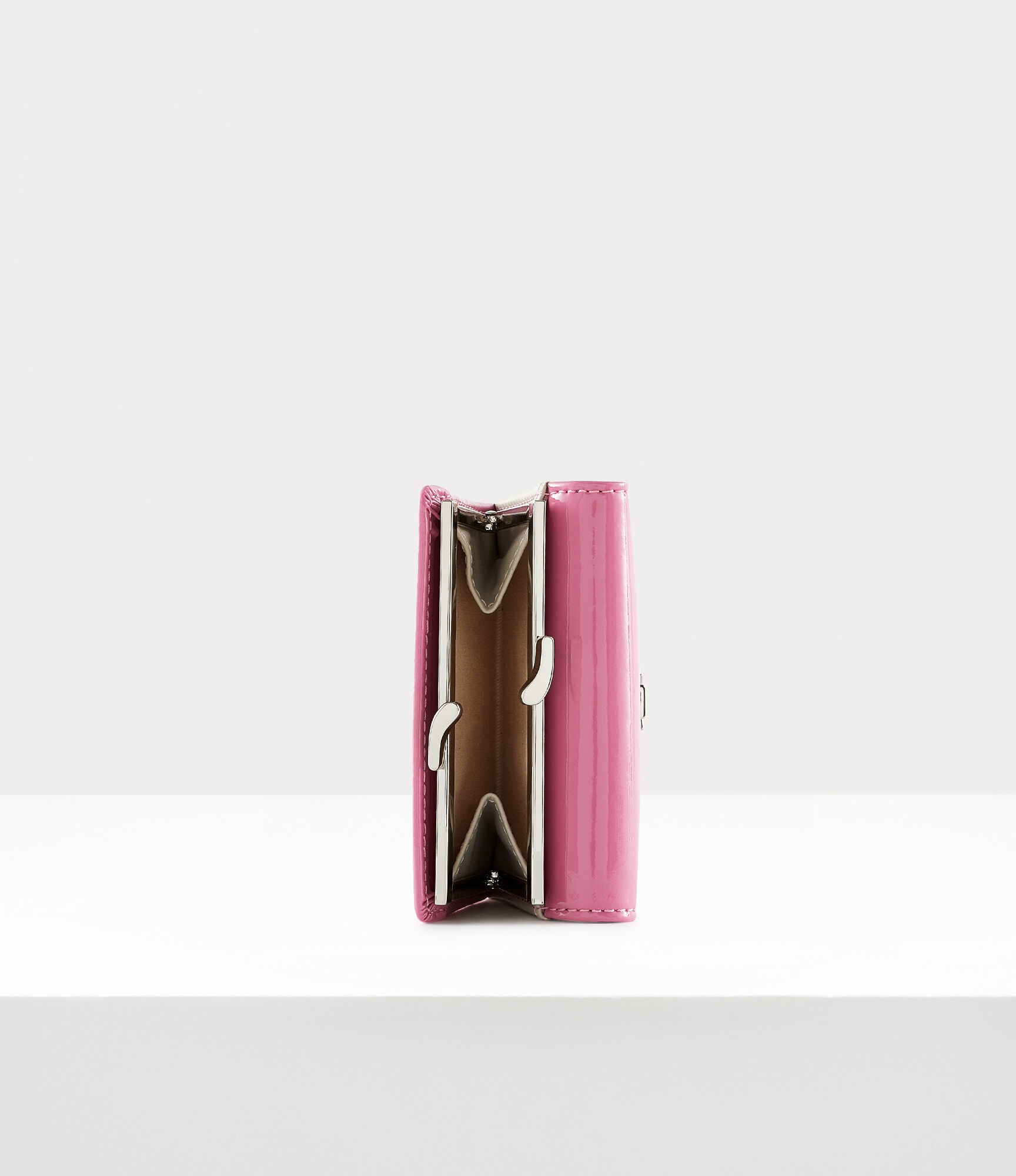 ★VIVIENNE WESTWOOD★ SHINee's patent small flap half wallet Shiny Patent Small Flap Purse in PINK | Vivienne Westwood®