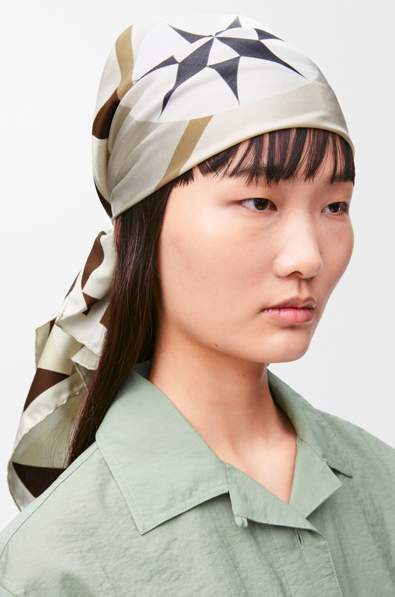 Loewe Scarf in silk outlook