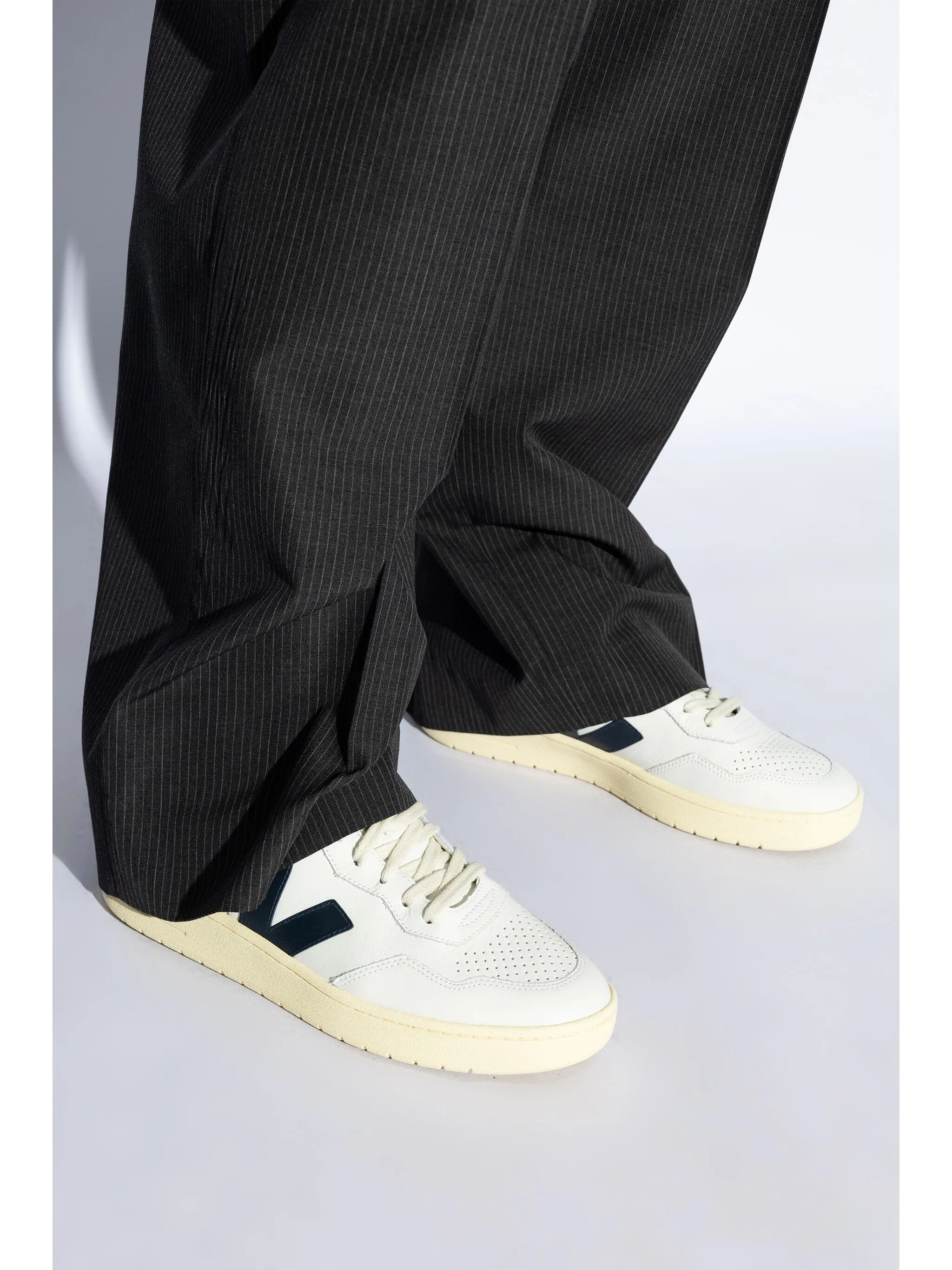 V-90 Sneakers - 6